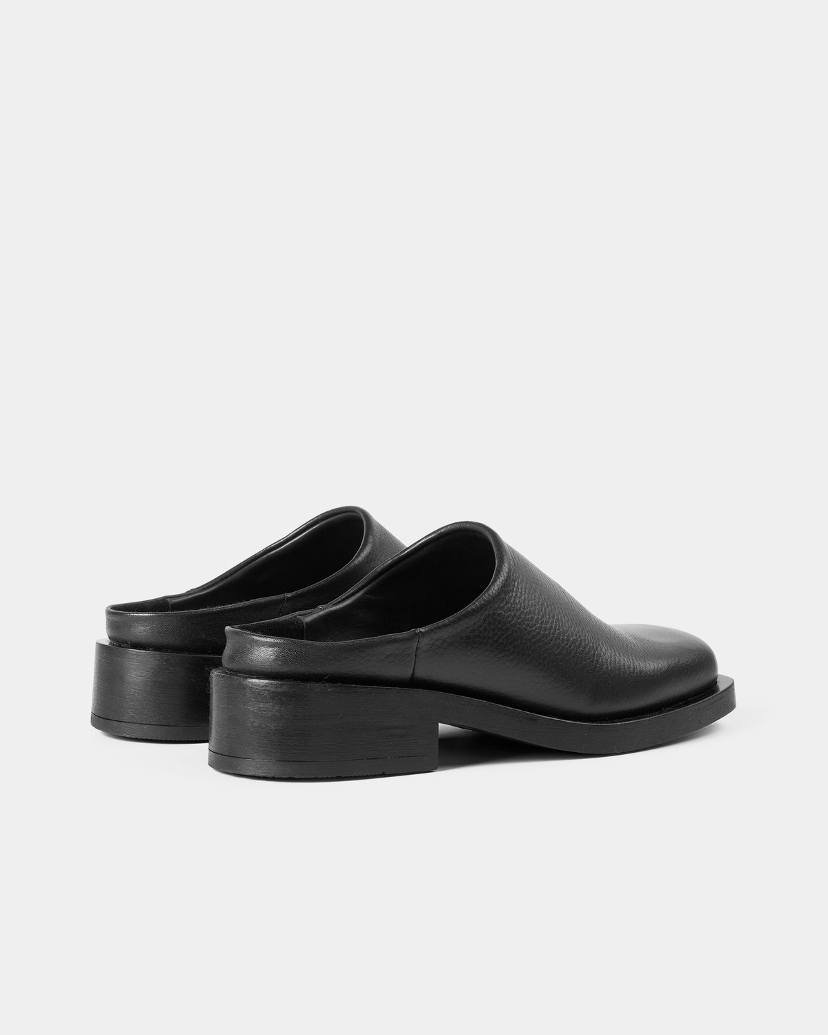 GARMENT PROJECT WMNS Alex Mule - Black Tumbled Leather Mules 999 Black
