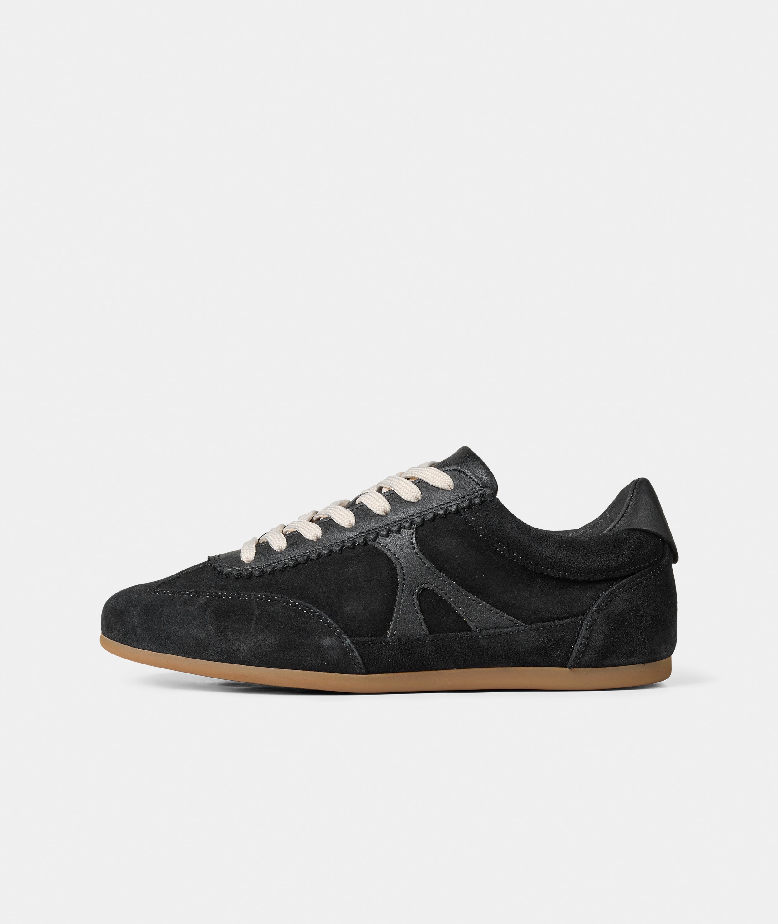 GARMENT PROJECT WMNS Bea - Black Suede/Leather Mix Sneakers 999 Black