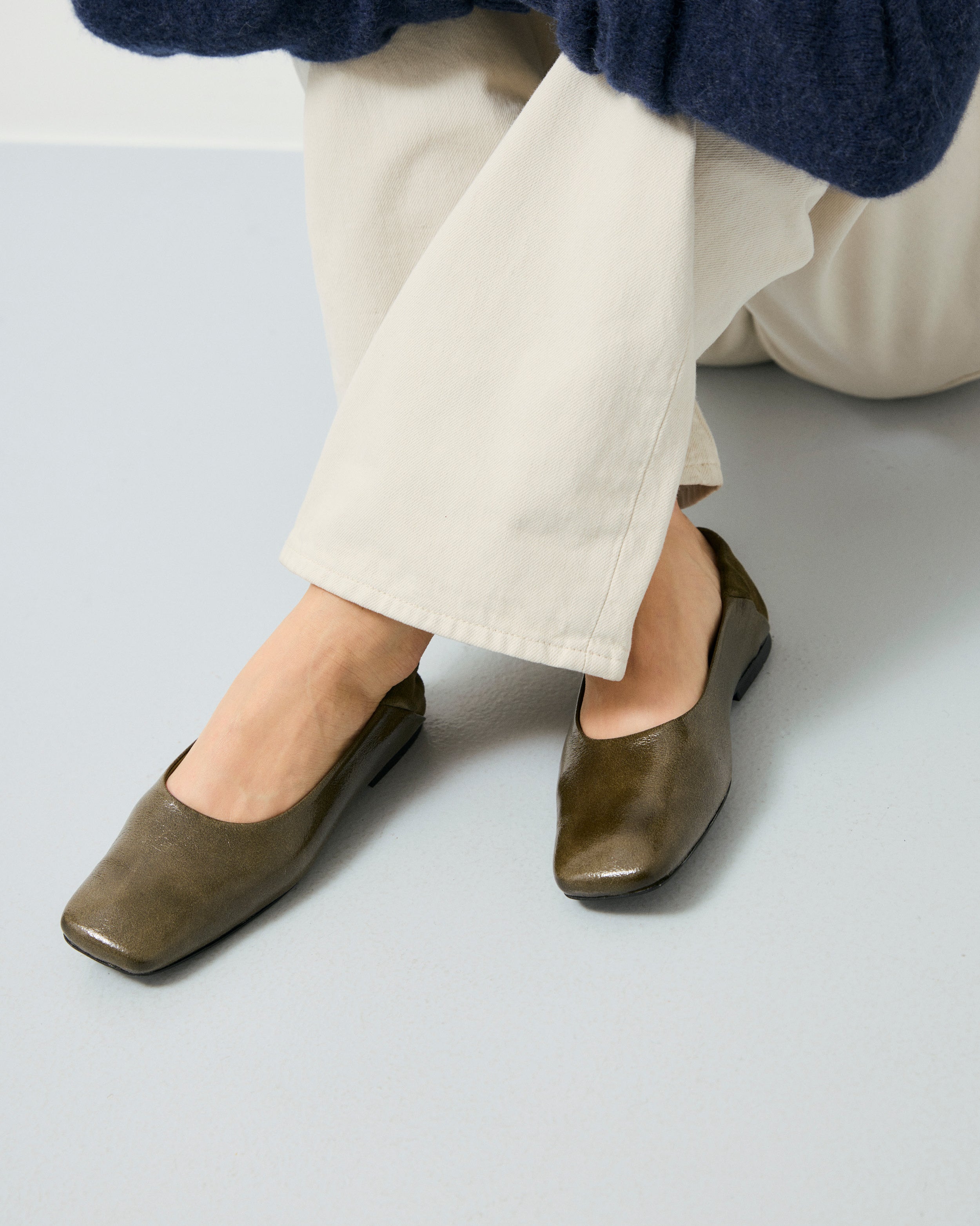 GARMENT PROJECT WMNS Bella - Olive Vintage Patent Leather Ballerinas 250 Olive