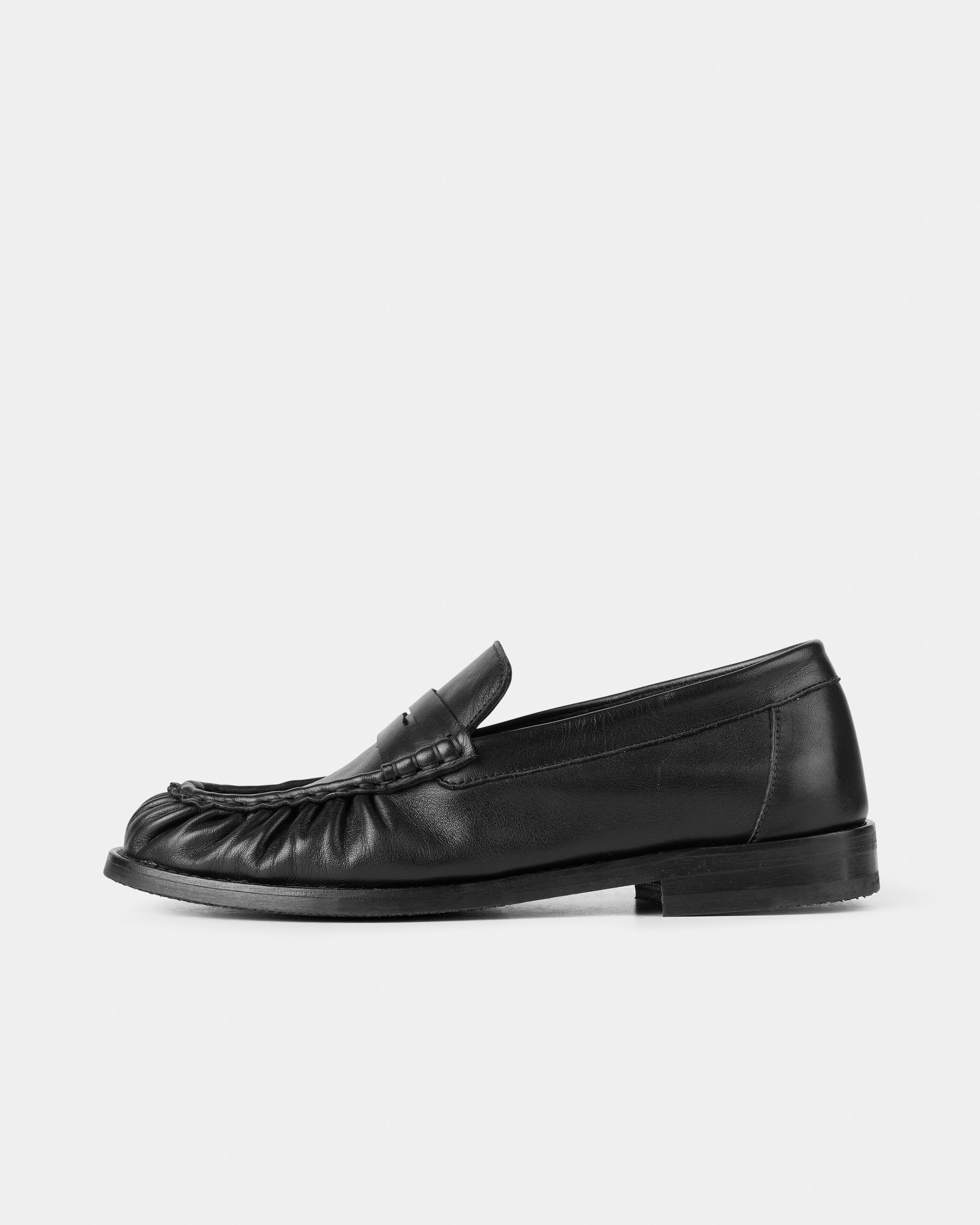 GARMENT PROJECT WMNS Charlie - Black Leather Loafer 999 Black
