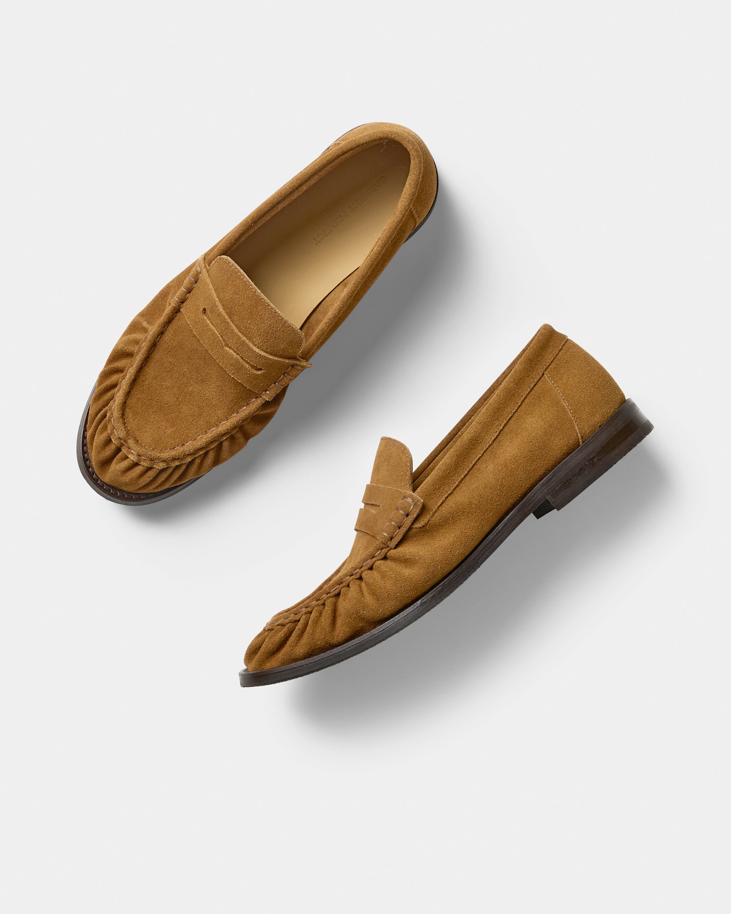 GARMENT PROJECT MAN Charlie - Cognac Suede Loafer 650 Cognac