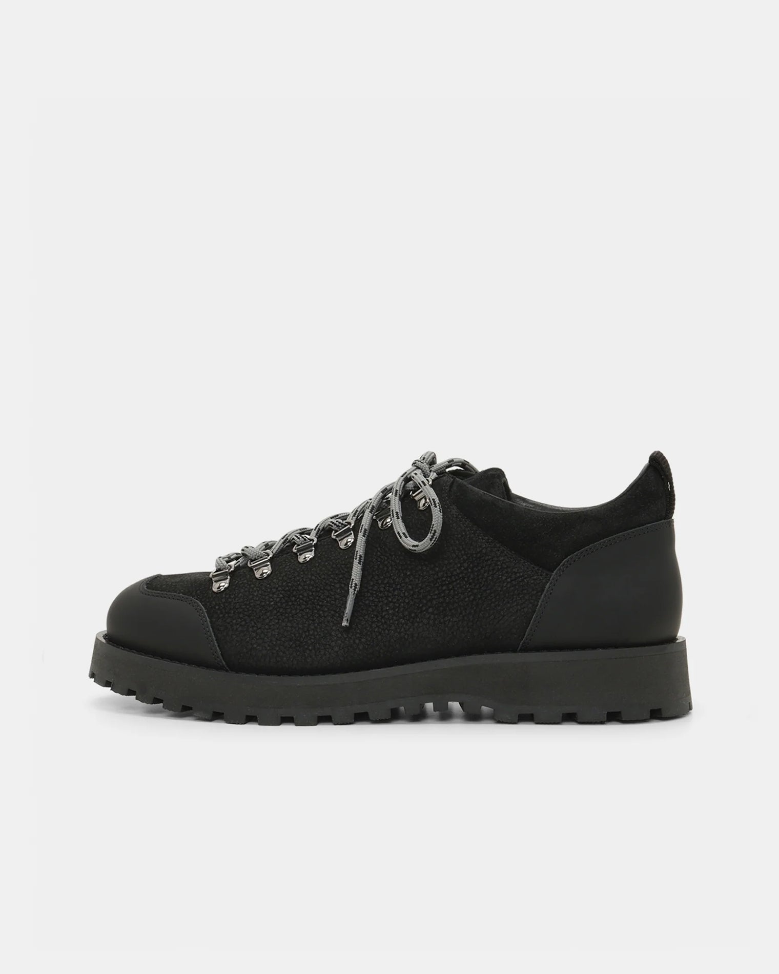 GARMENT PROJECT MAN Dune Low - Black Tumbled Nubuck Shoes 999 Black