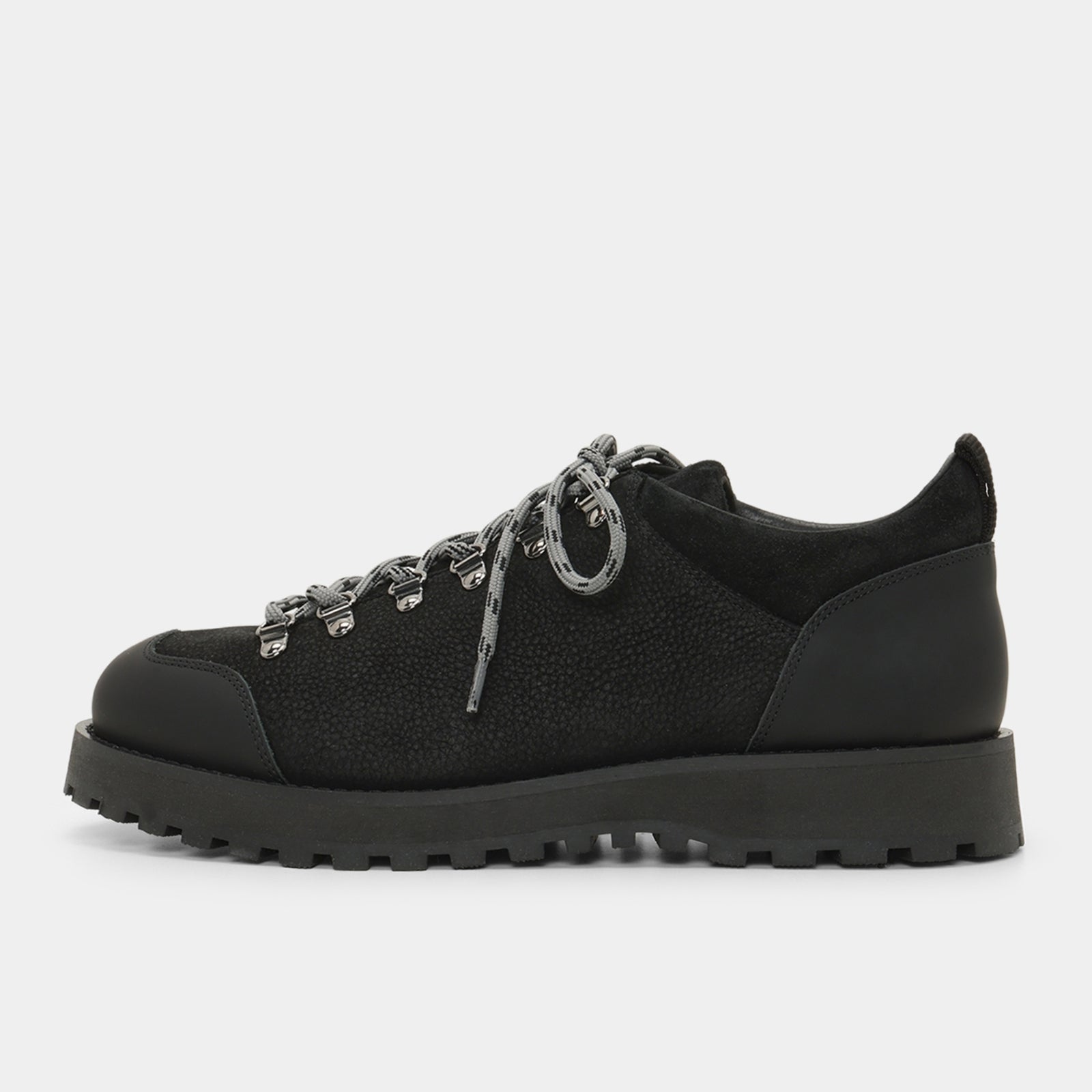 GARMENT PROJECT MAN Dune Low - Black Tumbled Nubuck Shoes 999 Black