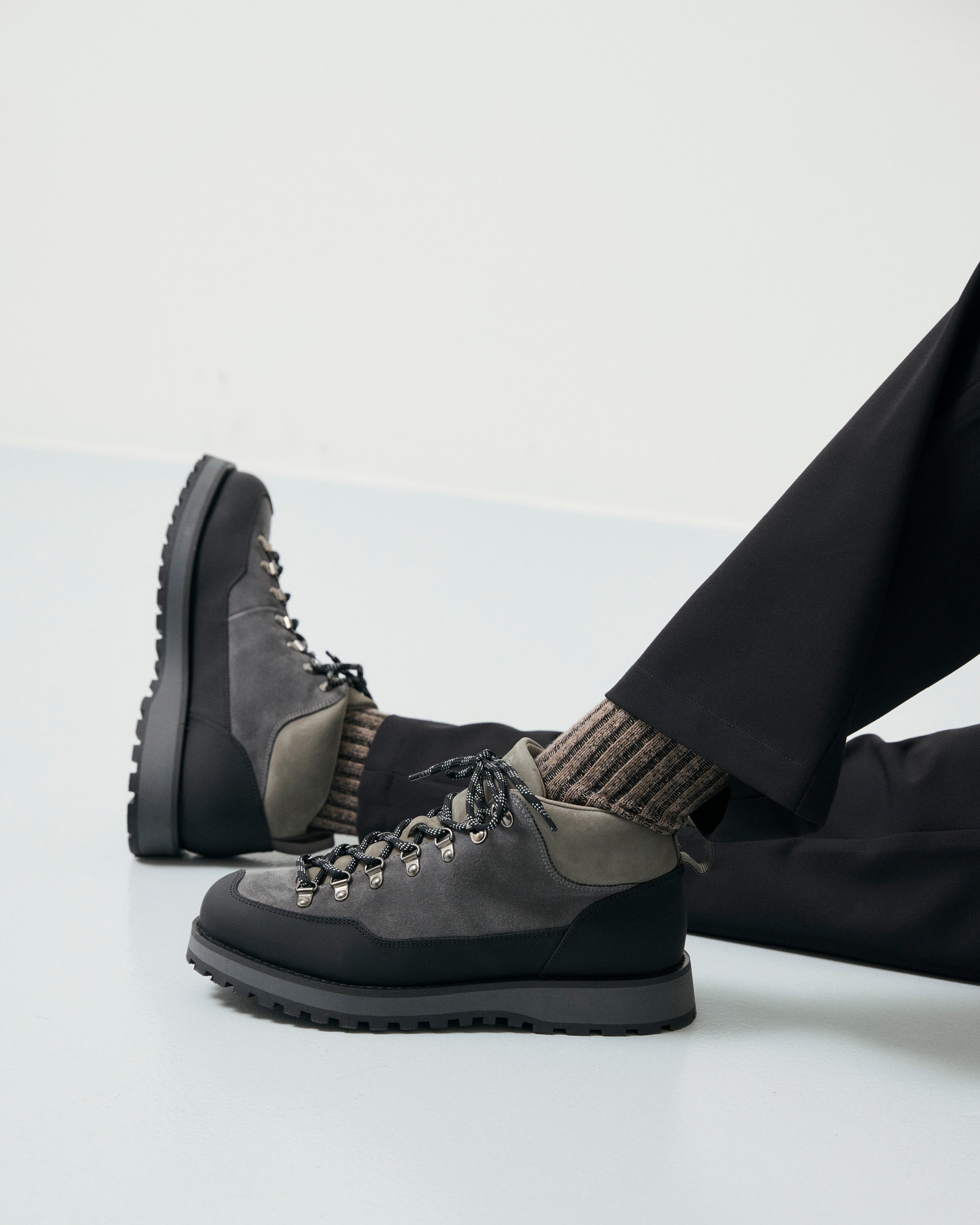 GARMENT PROJECT MAN Dune Mid - Dark Grey Suede Boots 7673 Dark Grey