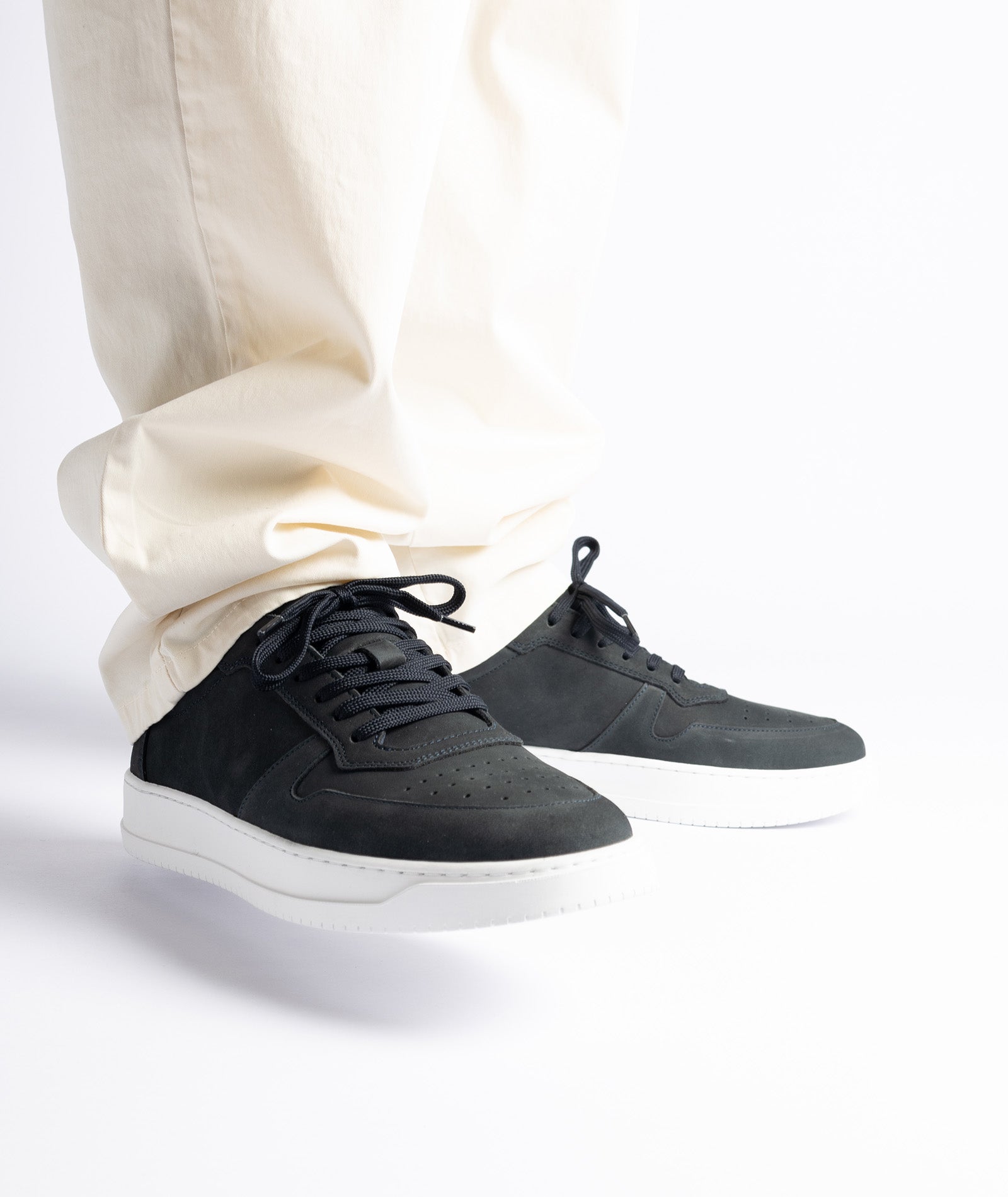 GARMENT PROJECT MAN Legacy - Navy Nubuck Sneakers 500 Navy