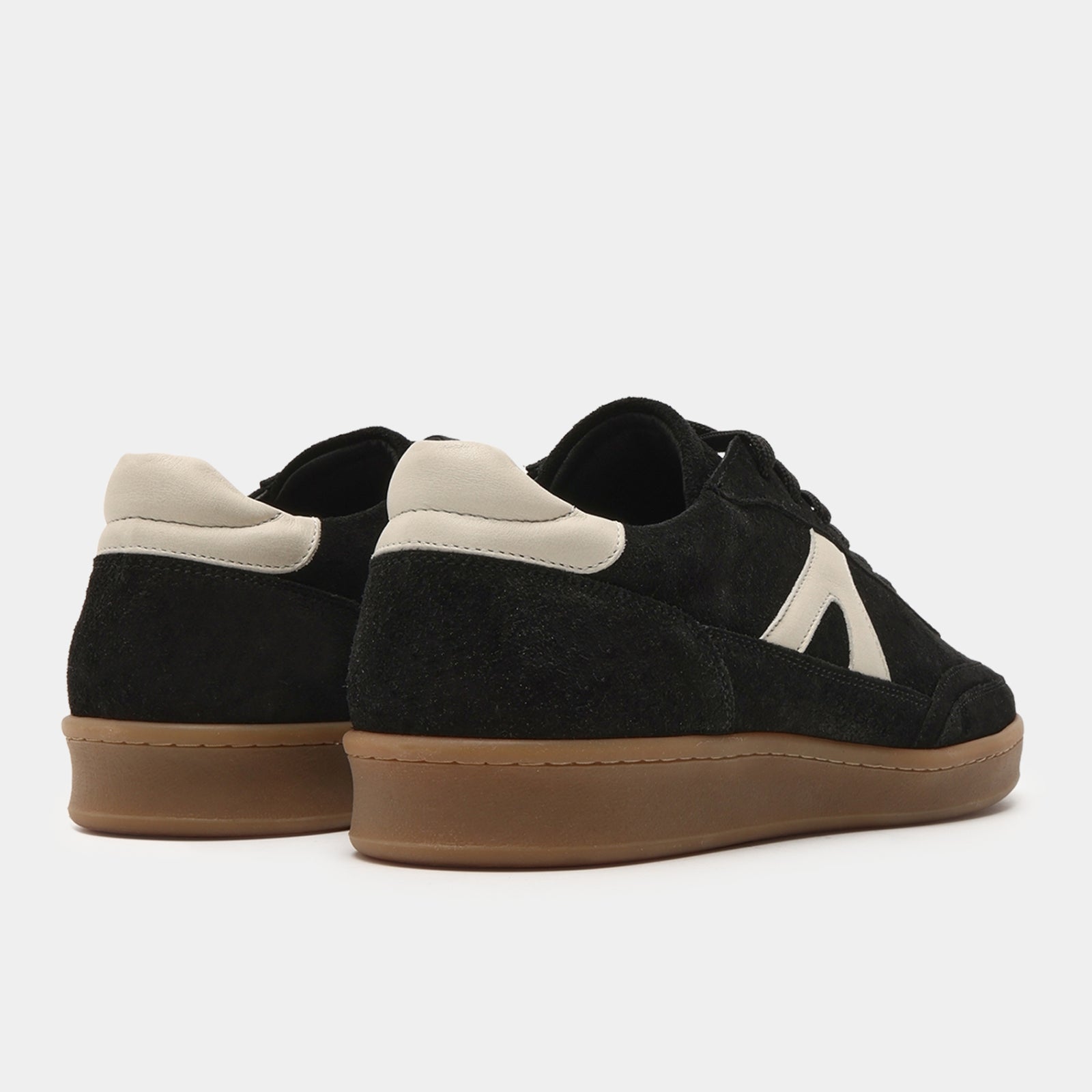 GARMENT PROJECT MAN Liga - Black Suede Sneakers 999 Black