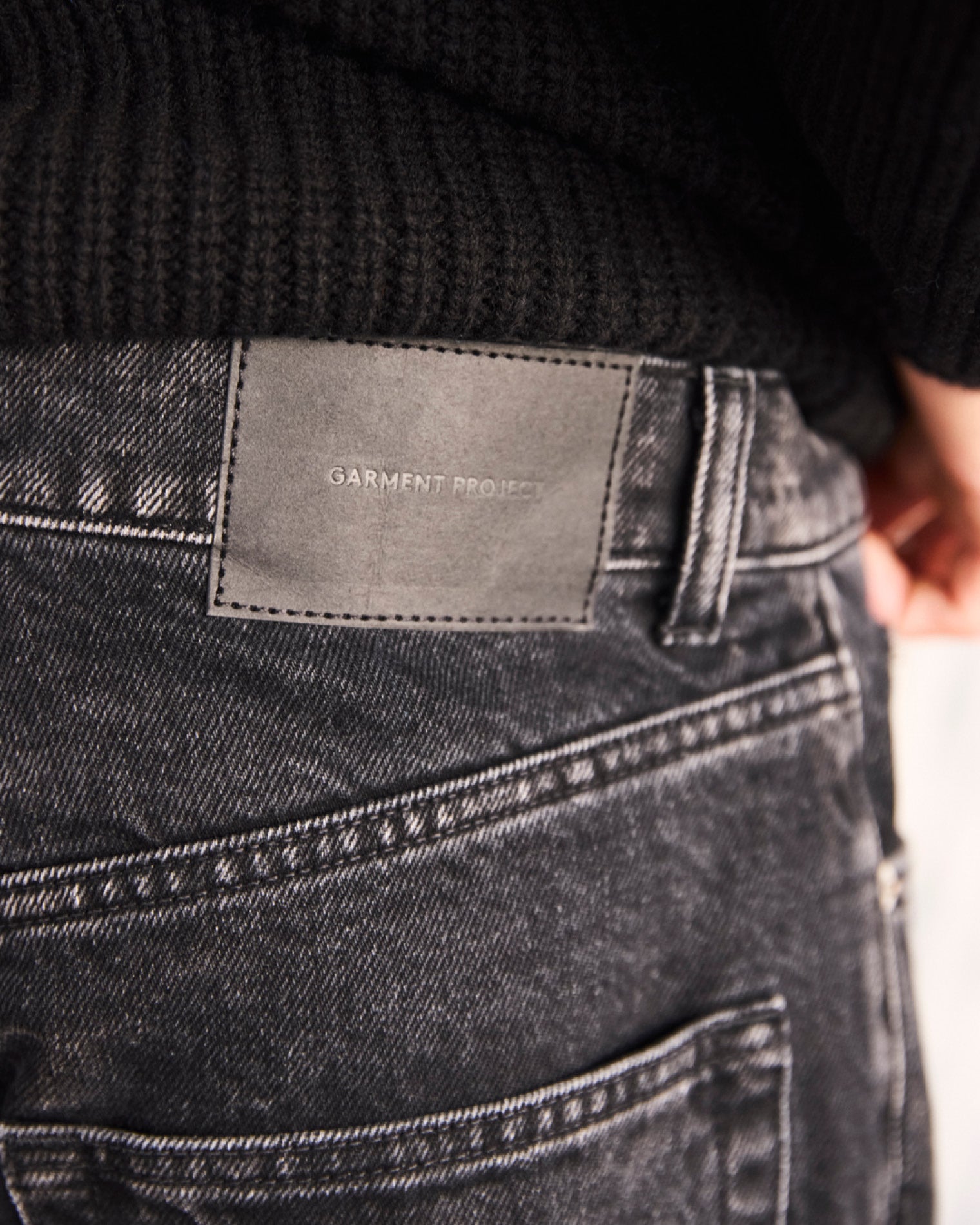 GARMENT PROJECT MAN Loose Five Pocket Jeans - Stone Washed Black Jeans 999 Black