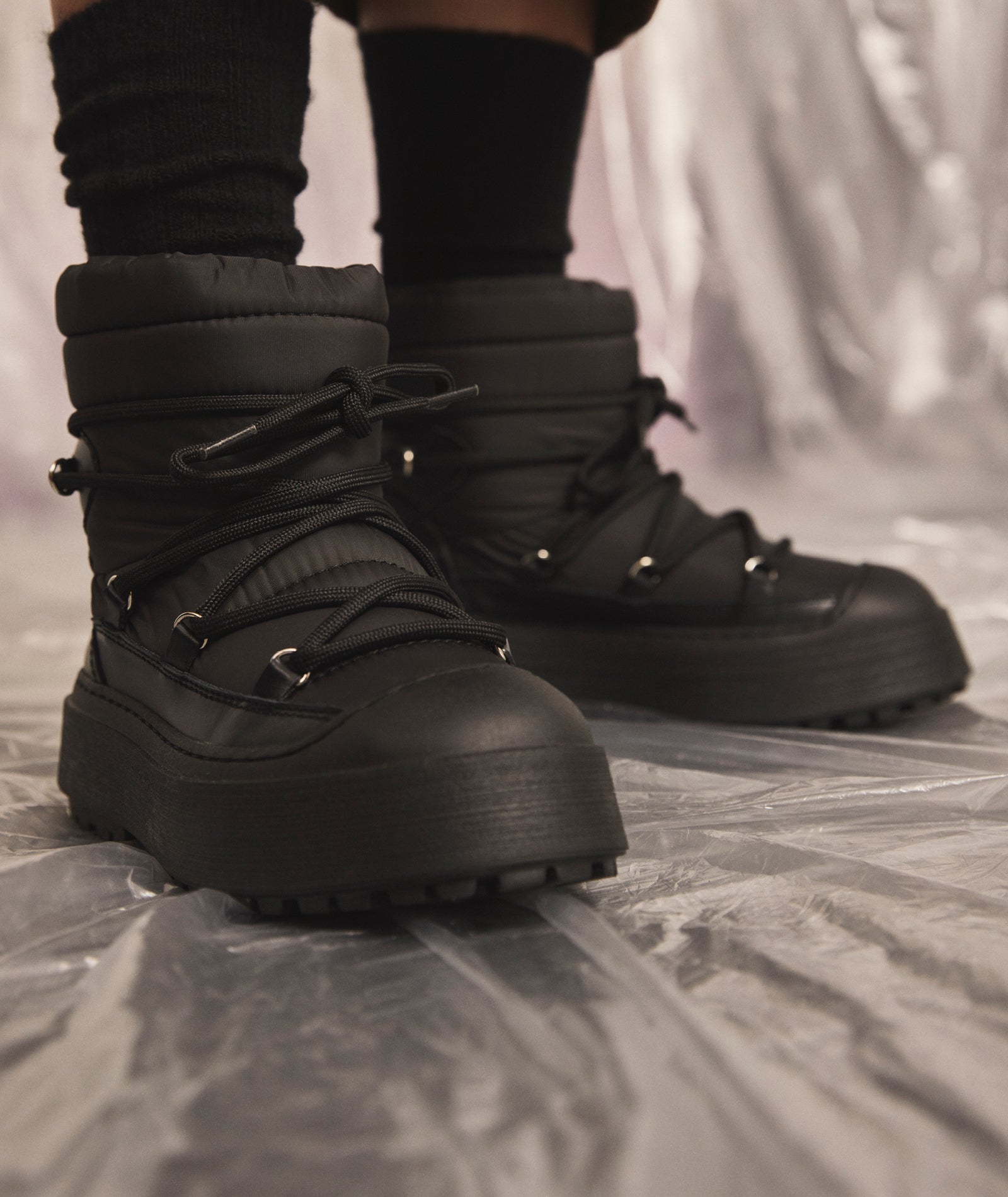 GARMENT PROJECT WMNS Milo Snow Boot - Black Nylon / Leather Shoes 999 Black