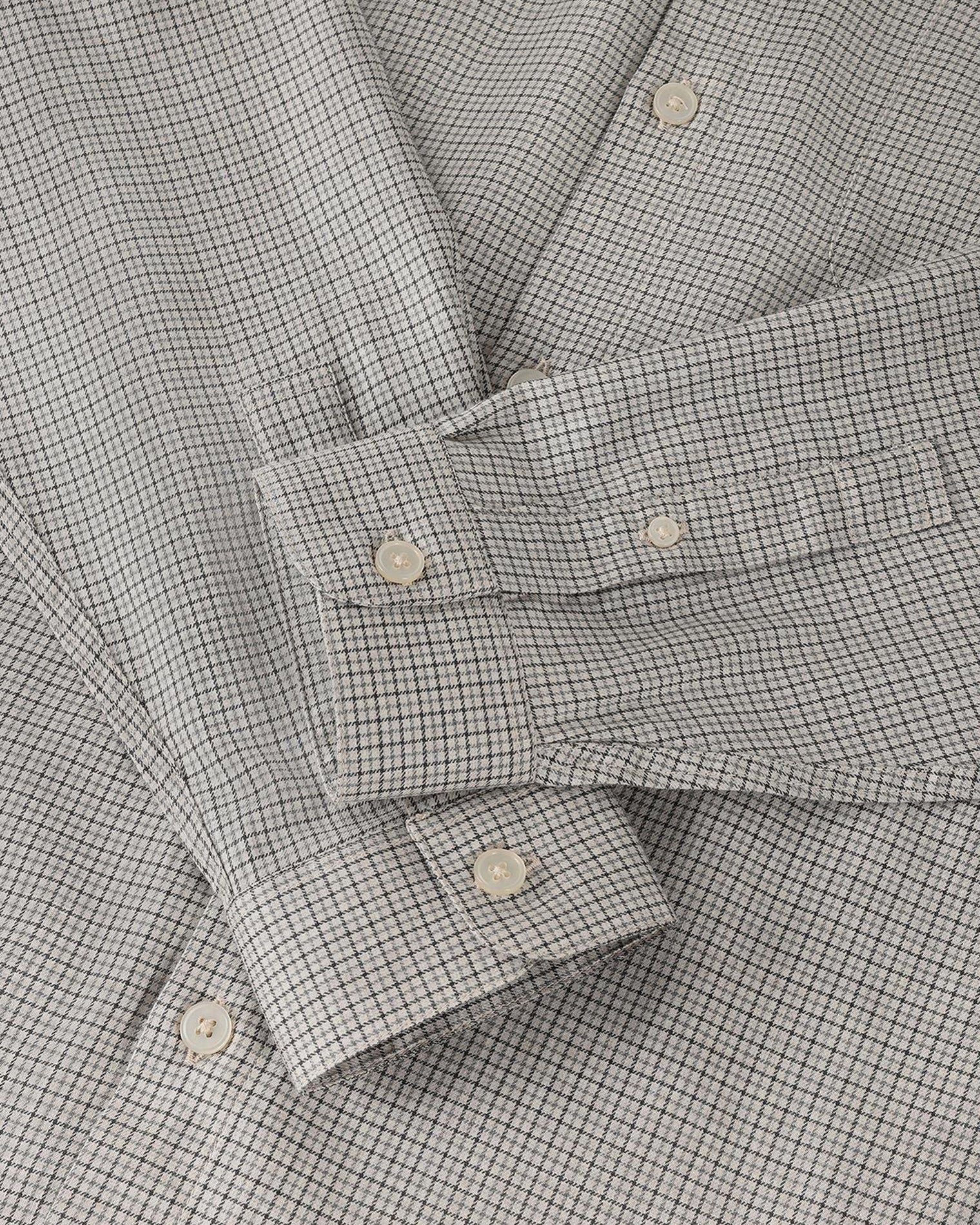 GARMENT PROJECT MAN Relaxed LS Button Down Shirt - Bone/Grey Check Shirt 401 Grey Check