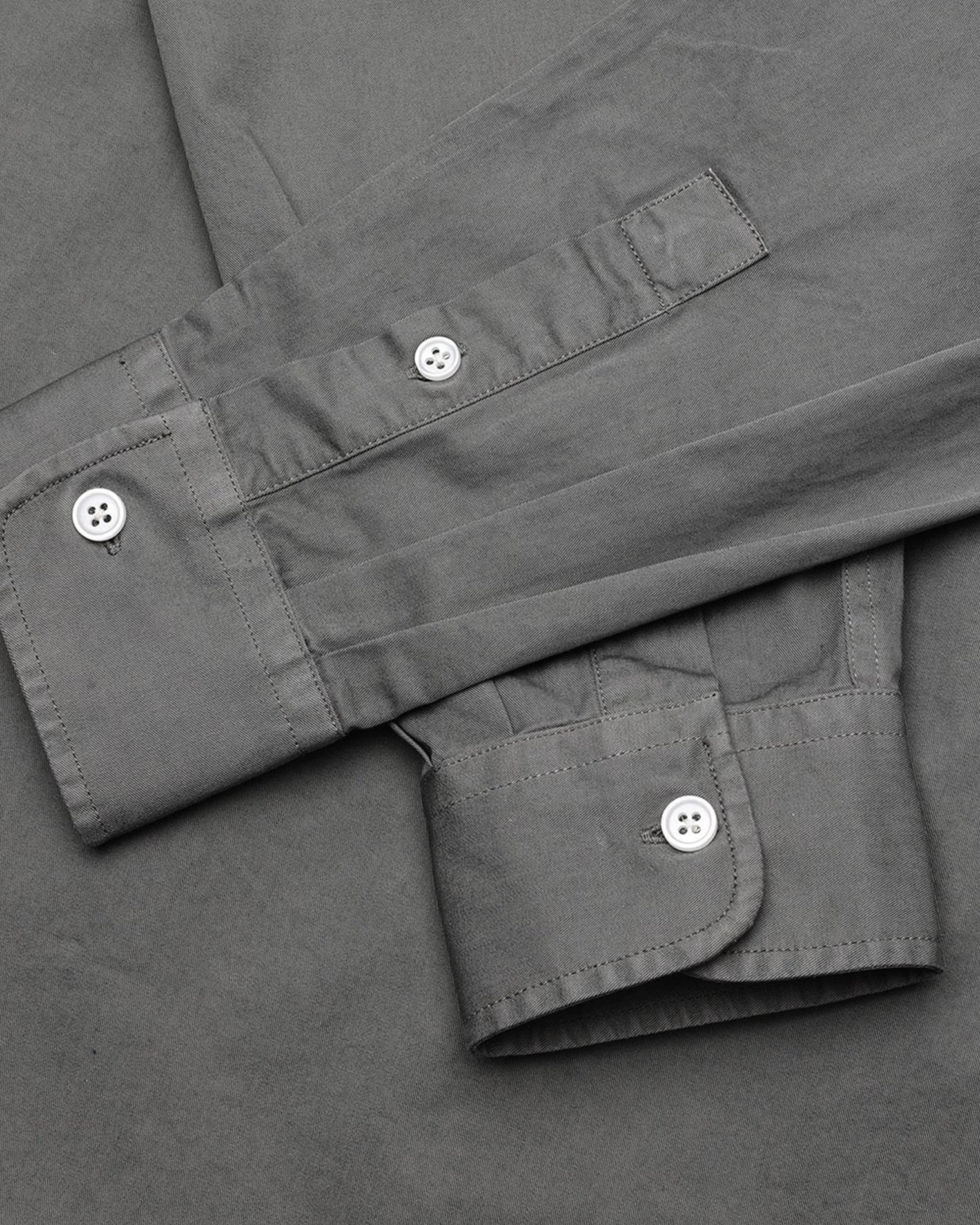 GARMENT PROJECT MAN Relaxed LS Button Down Shirt - Grey Garment Dyed Shirt 400 Grey
