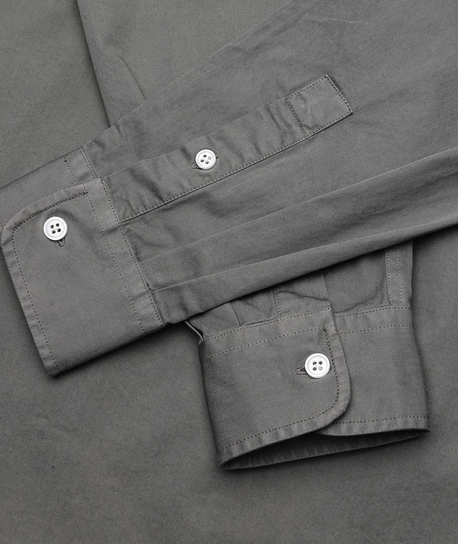 GARMENT PROJECT MAN Relaxed LS Button Down Shirt - Grey Garment Dyed Shirt 400 Grey