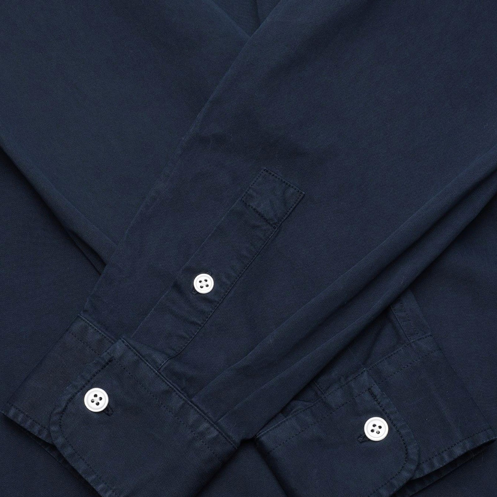 GARMENT PROJECT MAN Relaxed LS Button Down Shirt - Navy Garment Dyed Shirt 500 Navy