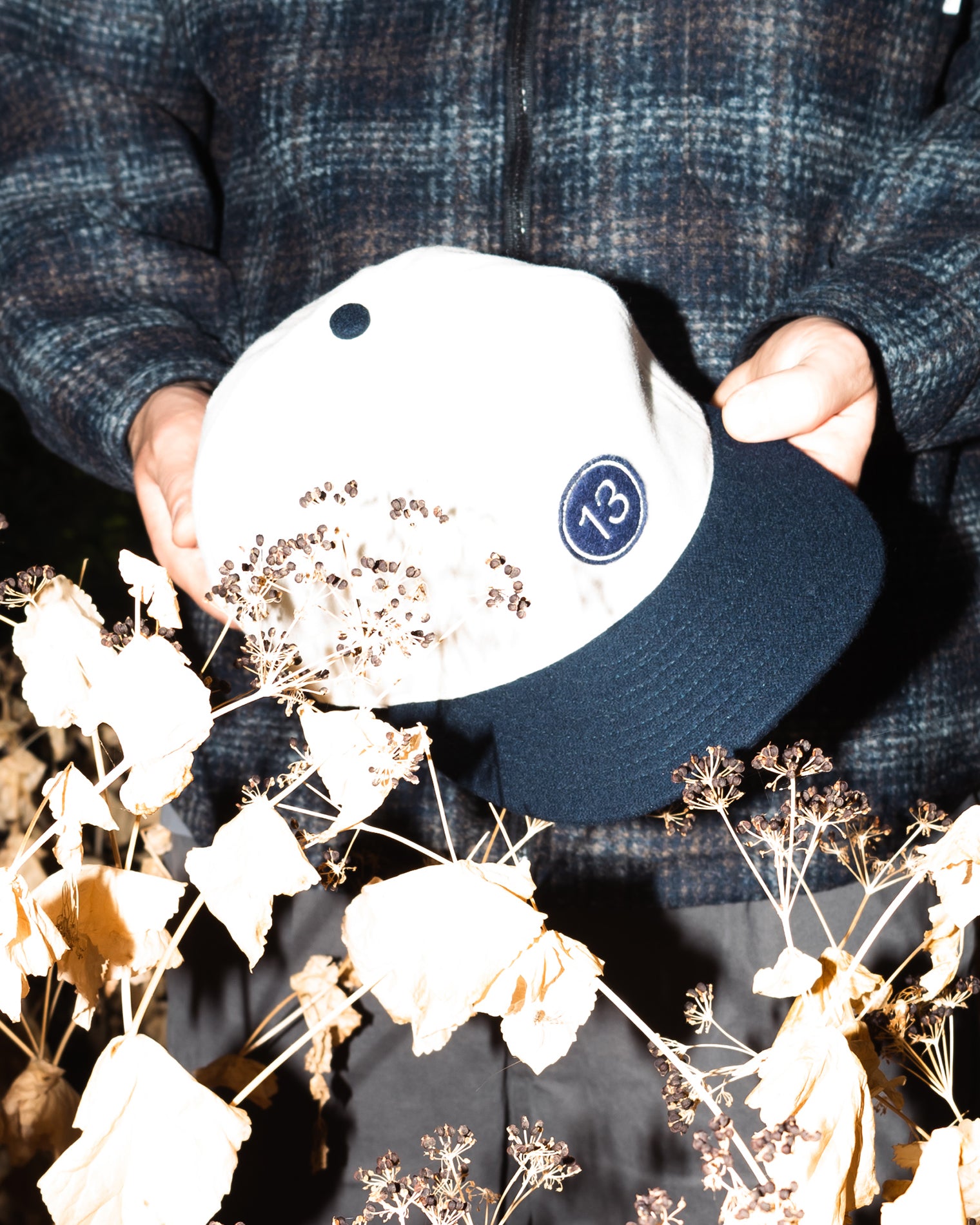 GARMENT PROJECT MAN GP x EBBETS FIELD FLANNELS - Creme/Navy Wool Cap 109 Creme