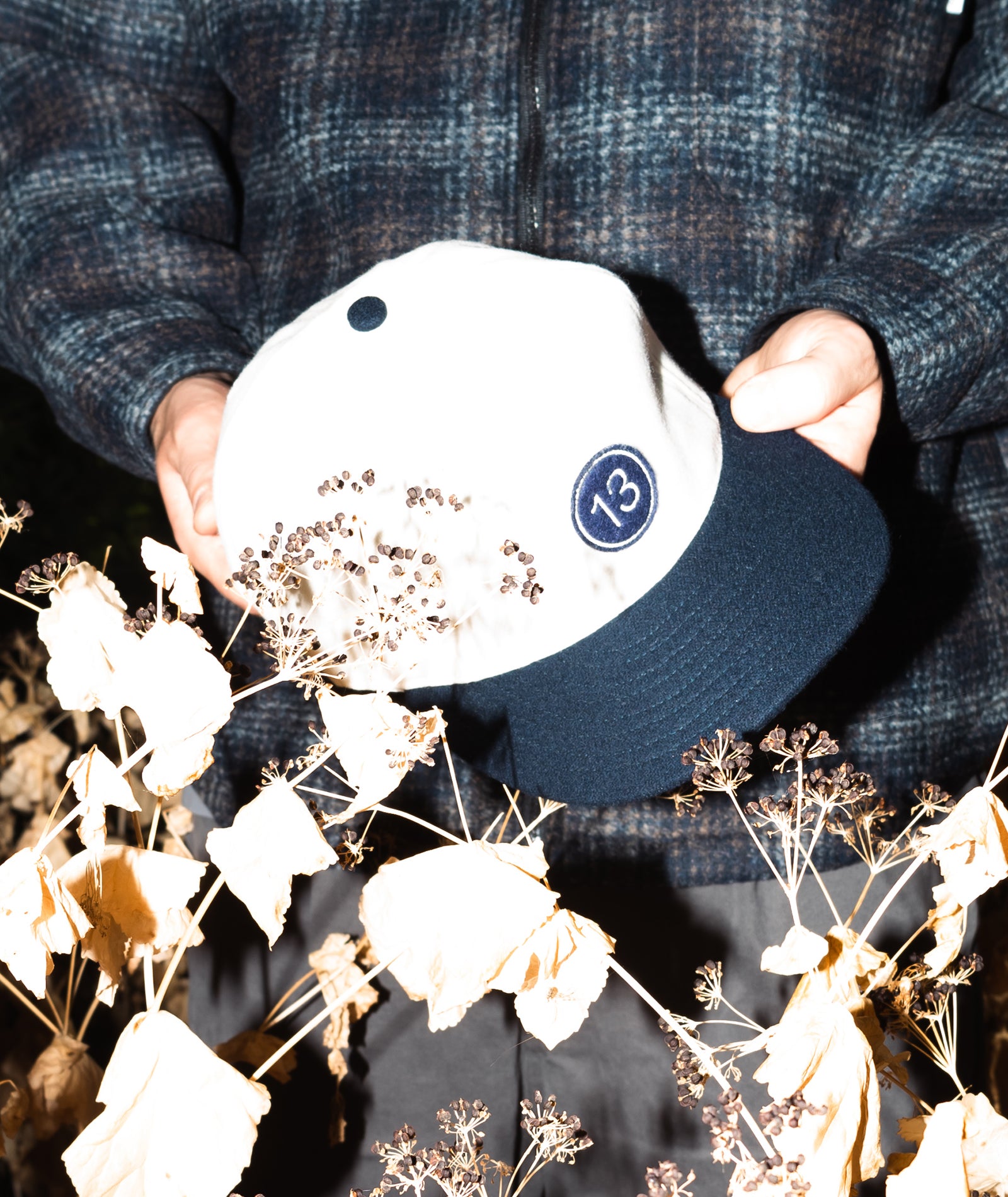 GARMENT PROJECT MAN GP x EBBETS FIELD FLANNELS - Creme/Navy Wool Cap 109 Creme