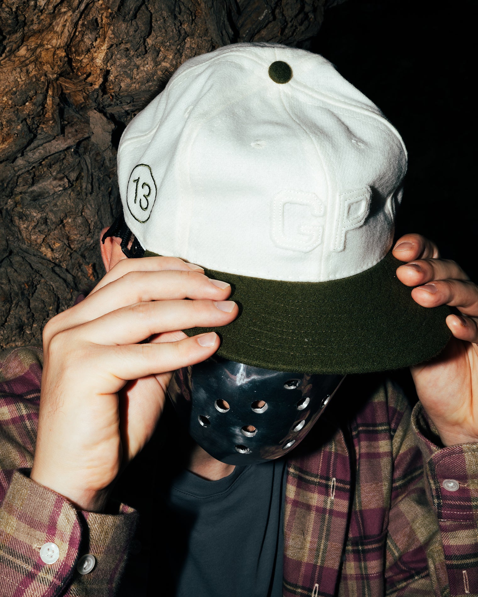 GARMENT PROJECT MAN GP x EBBETS FIELD FLANNELS - Creme/Olive Wool Cap 109 Creme