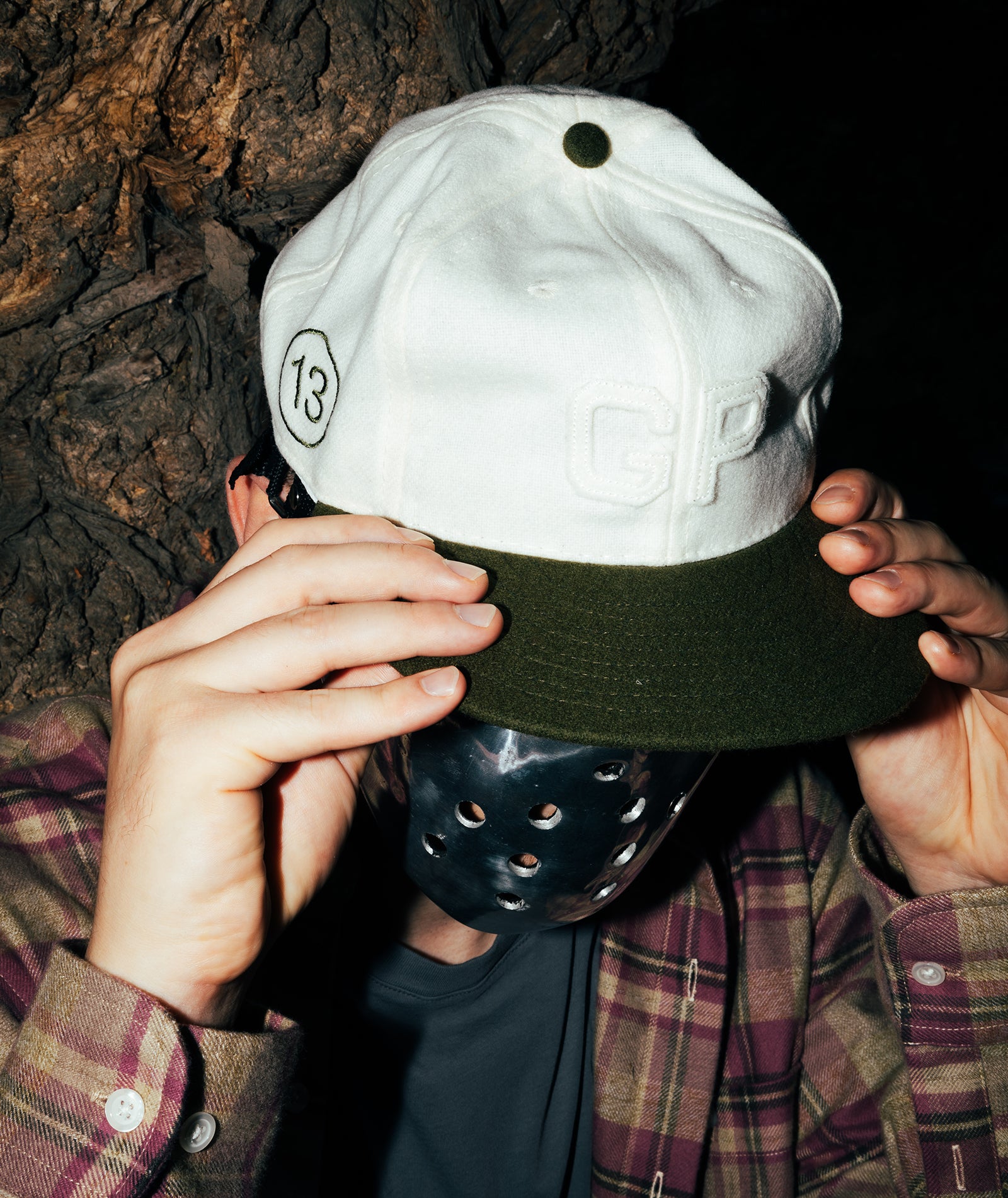 GARMENT PROJECT MAN GP x EBBETS FIELD FLANNELS - Creme/Olive Wool Cap 109 Creme