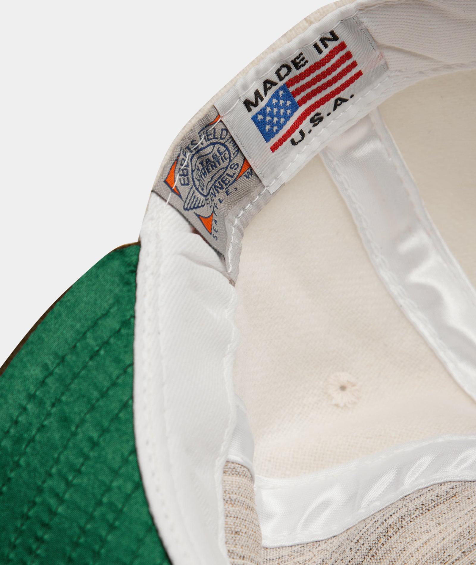 GARMENT PROJECT MAN GP x EBBETS FIELD FLANNELS - Creme/Olive Wool Cap 109 Creme