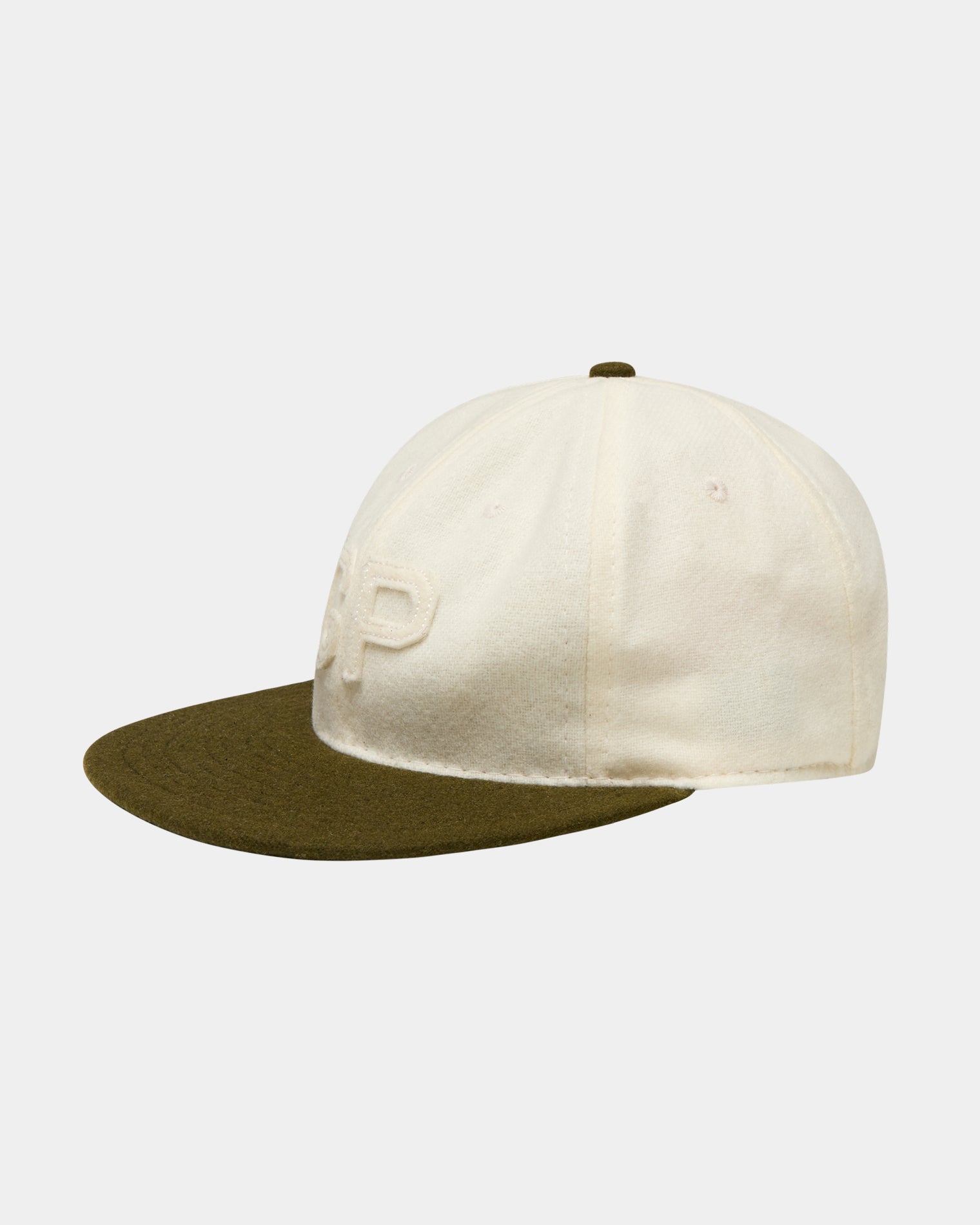 GARMENT PROJECT MAN GP x EBBETS FIELD FLANNELS - Creme/Olive Wool Cap 109 Creme