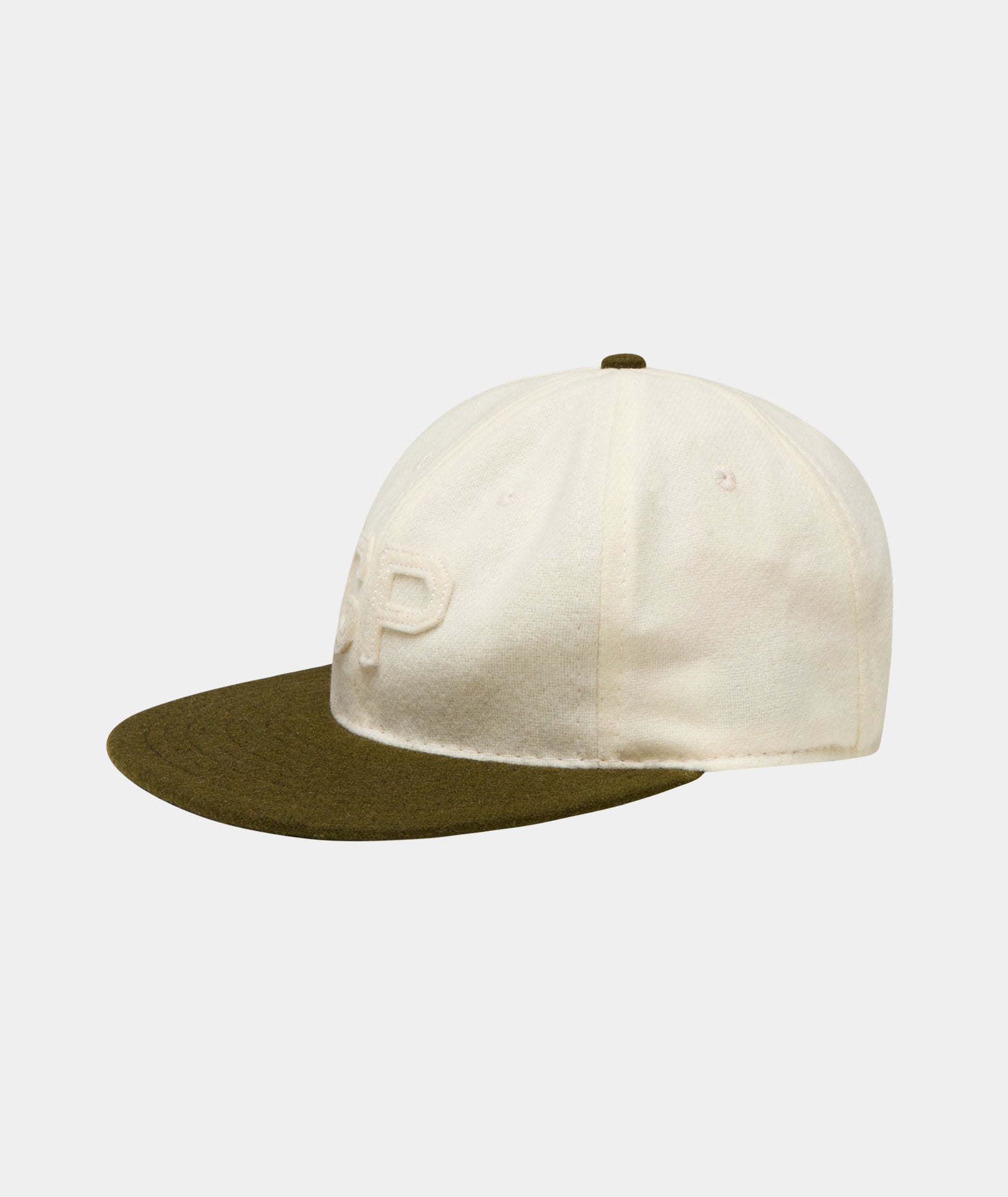 GARMENT PROJECT MAN GP x EBBETS FIELD FLANNELS - Creme/Olive Wool Cap 109 Creme