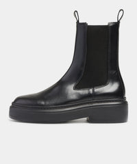 GARMENT PROJECT WMNS June Chelsea - Black Leather / Black Sole Boots 999 Black