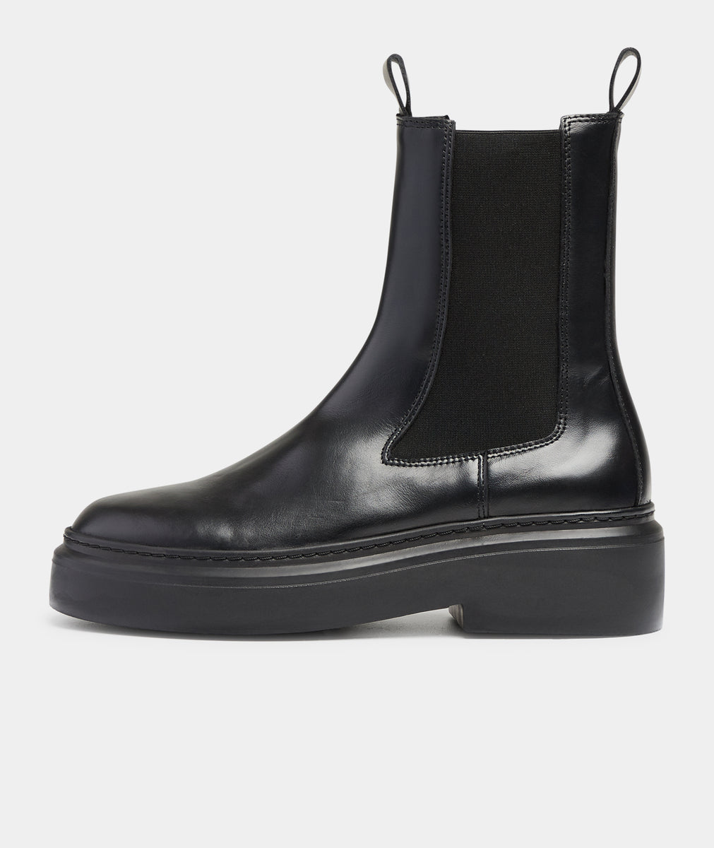 Black chelsea sales boots size 6