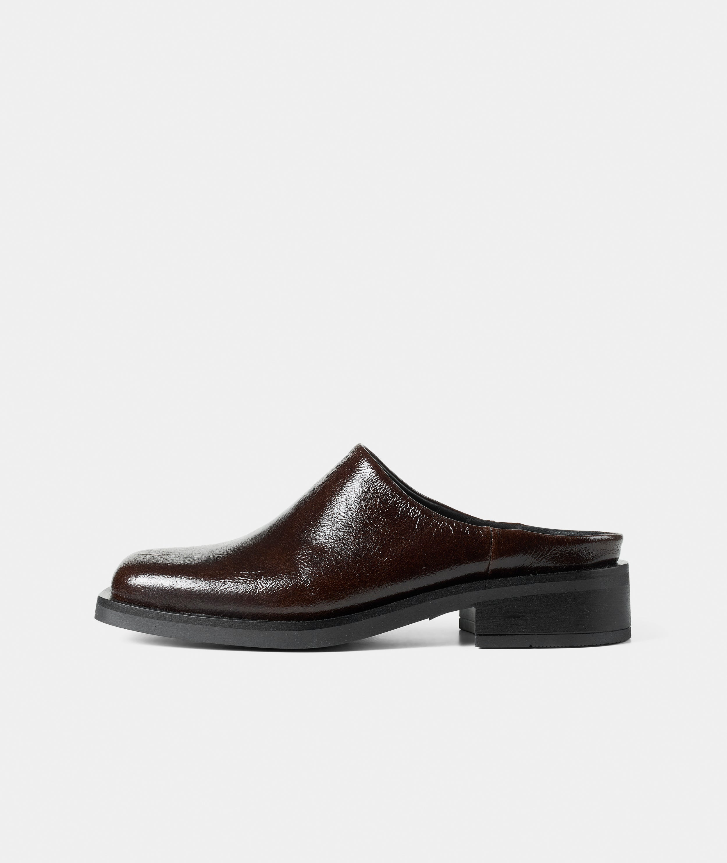 GARMENT PROJECT WMNS Alex Mule - Brown Vintage Patent Leather Mules 800 Brown