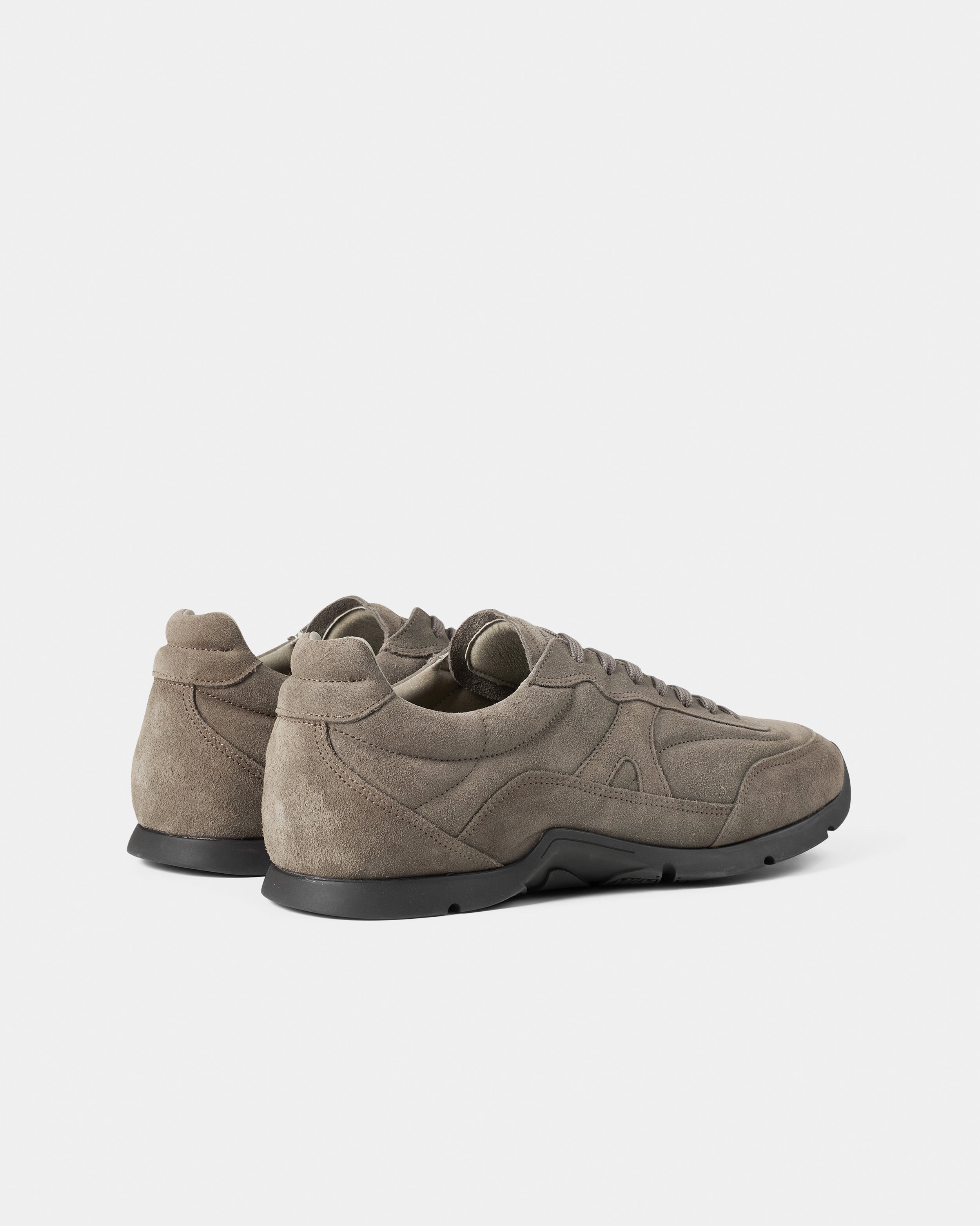 GARMENT PROJECT MAN Ari - Truffle Suede Sneakers 265 Truffle