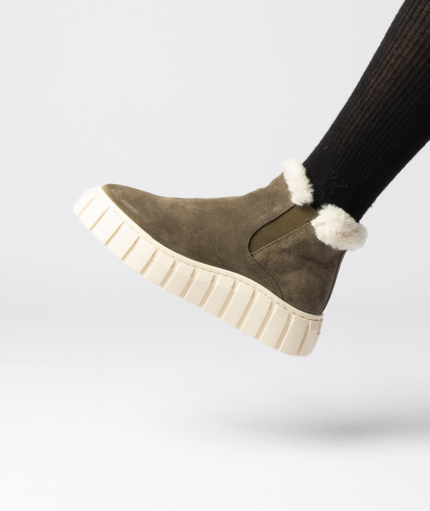 GARMENT PROJECT WMNS Balo Chelsea Boot - Army Suede Boots 240 Army