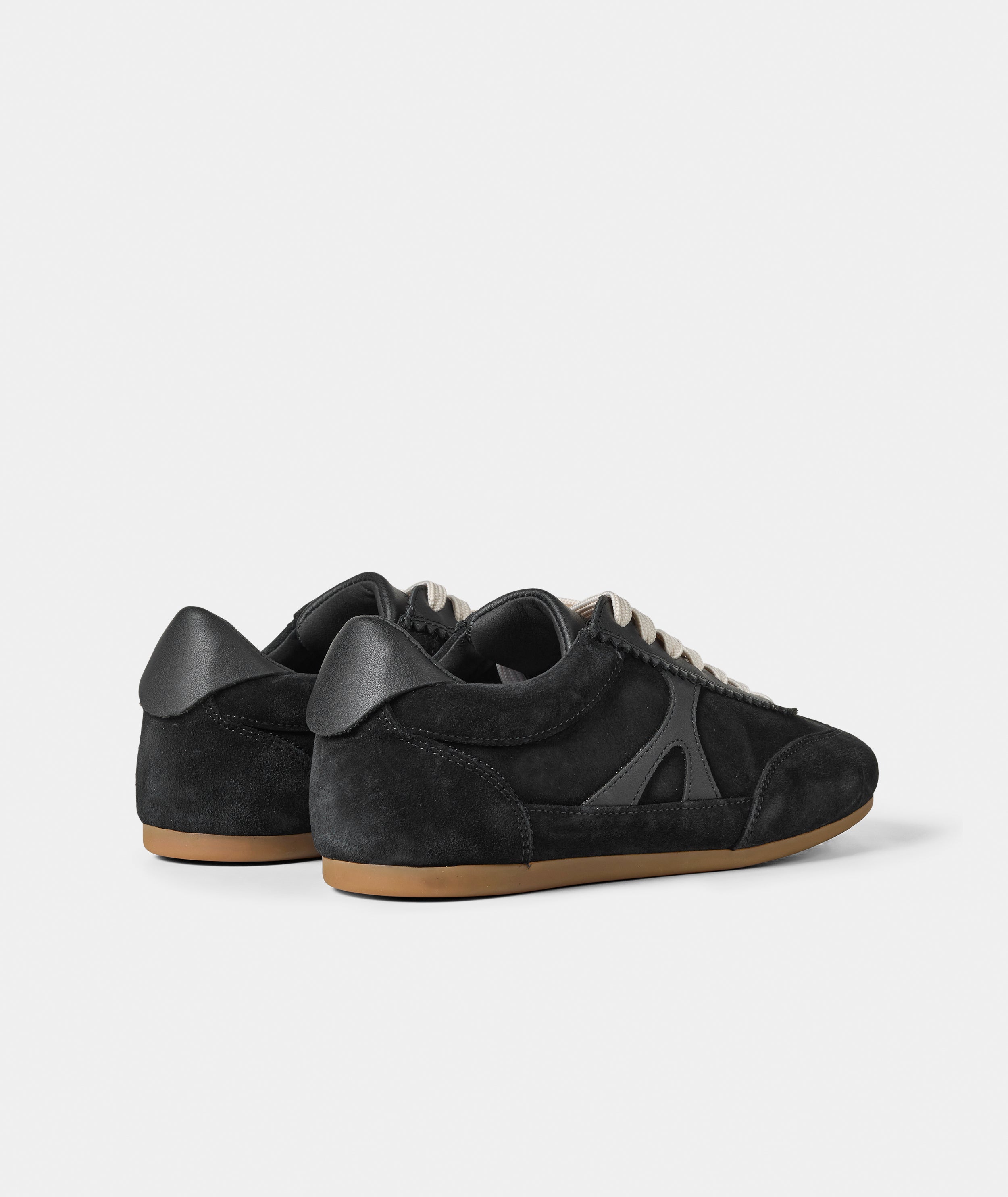 GARMENT PROJECT WMNS Bea - Black Suede/Leather Mix Sneakers 999 Black