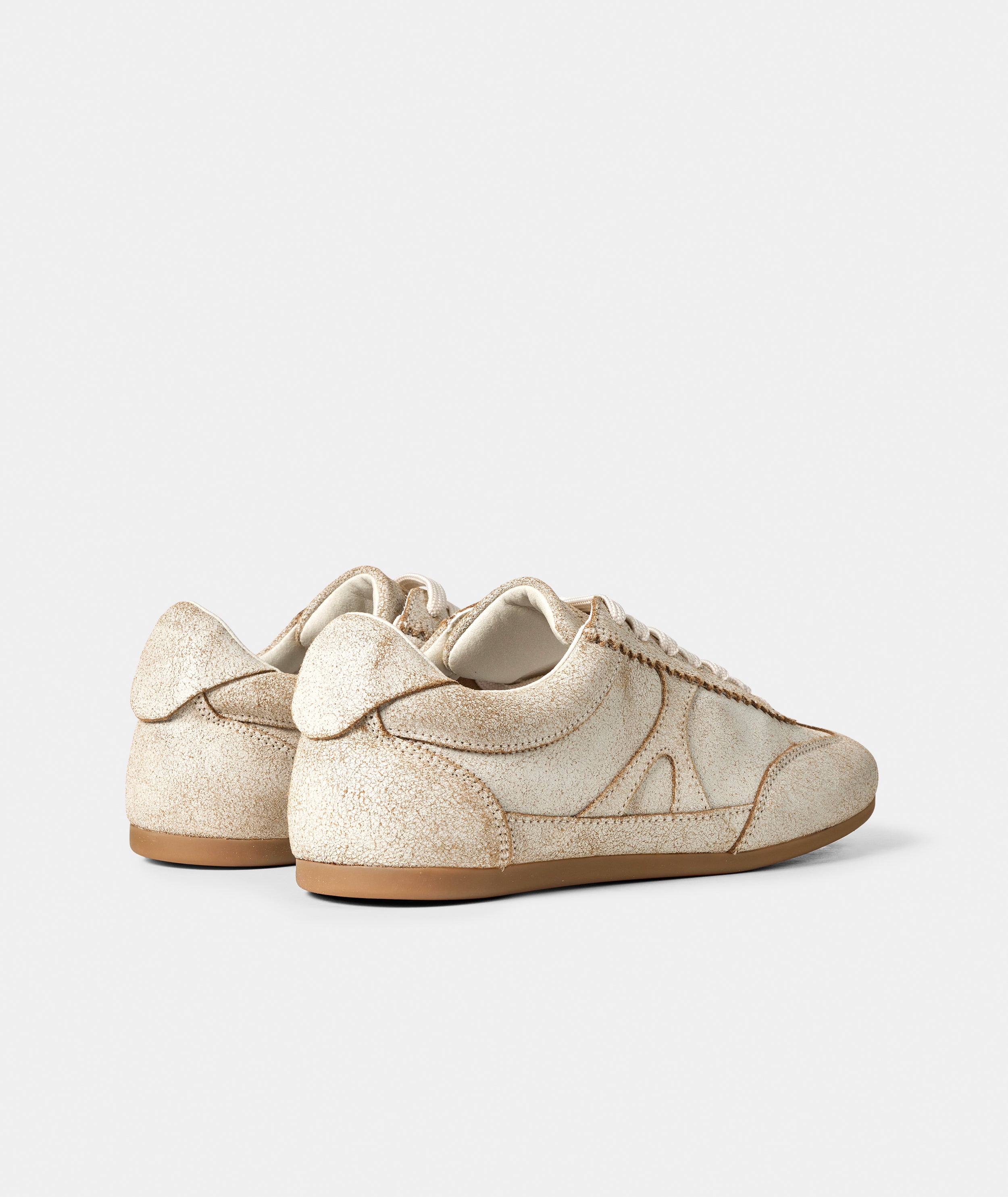 GARMENT PROJECT WMNS Bea - Off-White Cracked Leather Sneakers 110 Off White