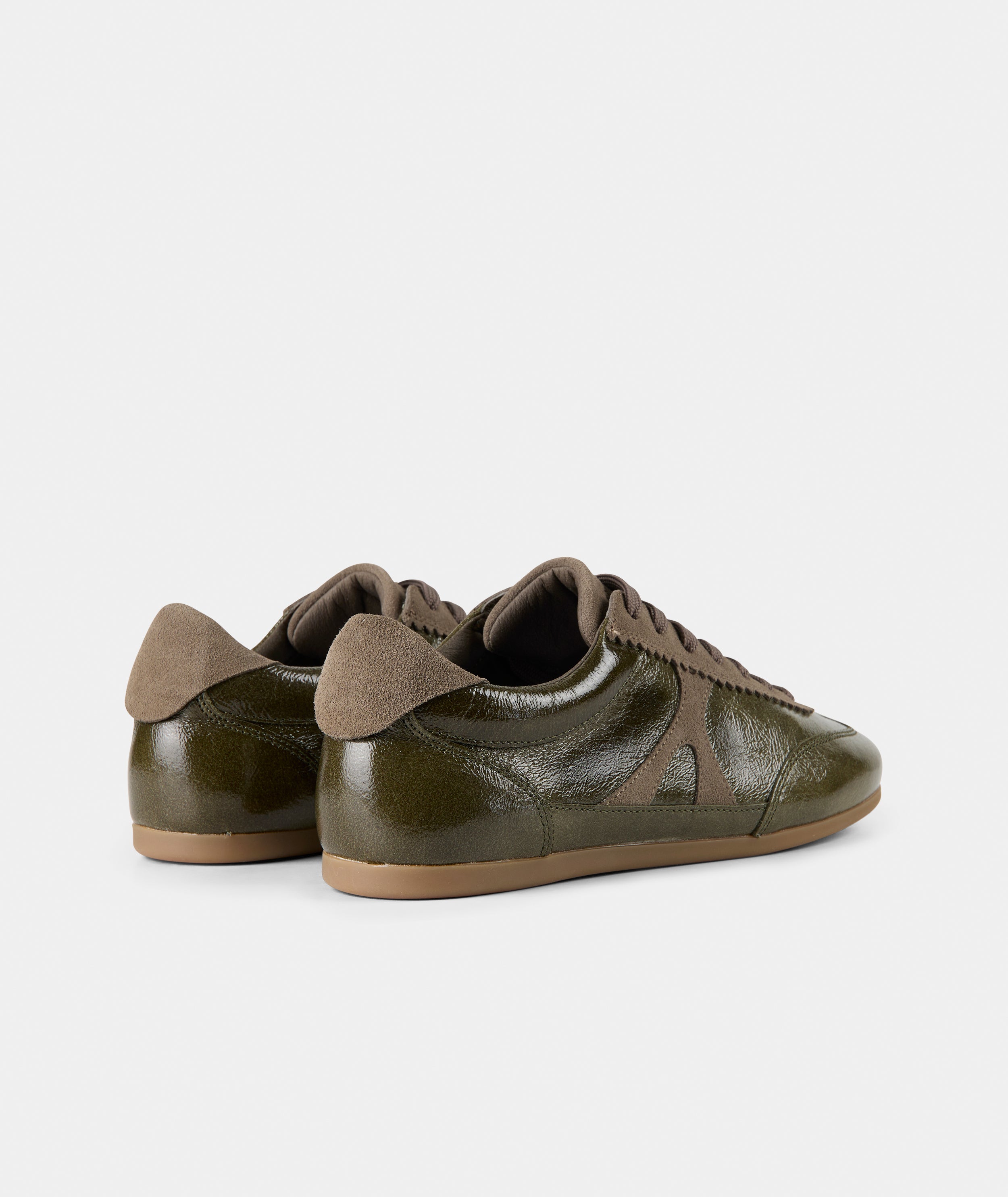 GARMENT PROJECT WMNS Bea - Olive Vintage Patent Leather Sneakers 250 Olive