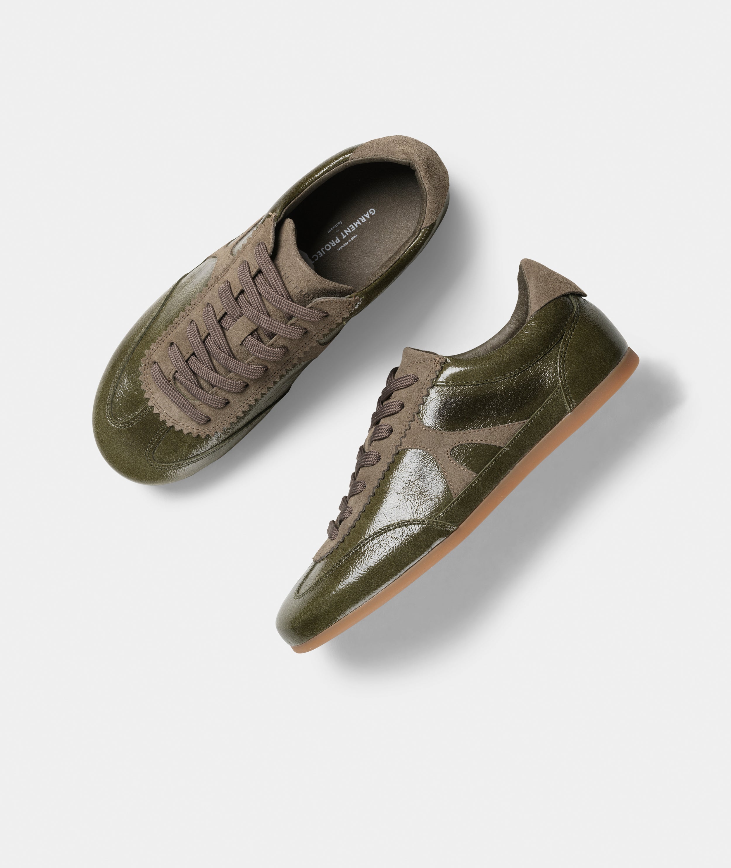 GARMENT PROJECT WMNS Bea - Olive Vintage Patent Leather Sneakers 250 Olive