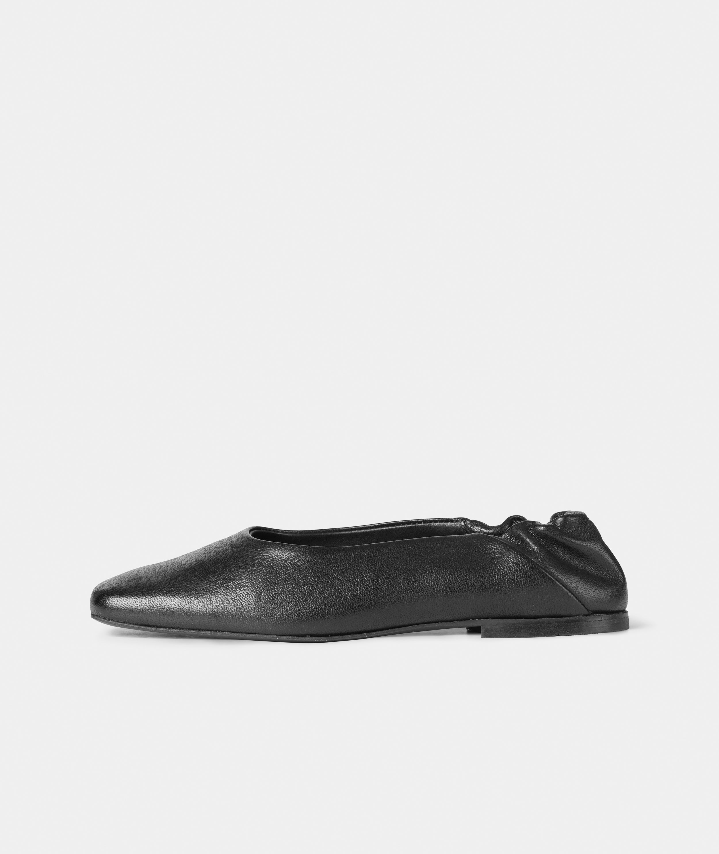 GARMENT PROJECT WMNS Bella - Black Leather Ballerinas 999 Black