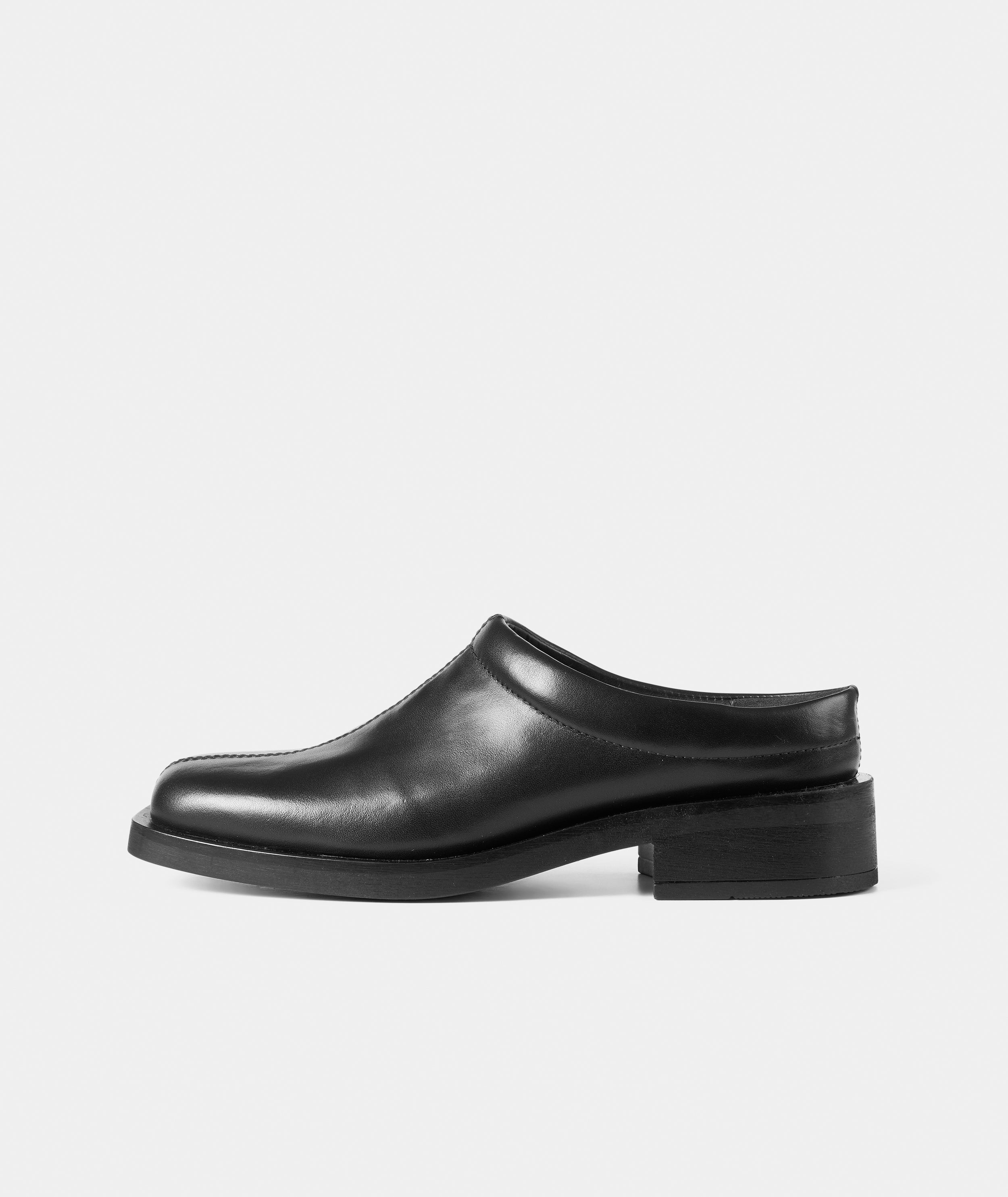 GARMENT PROJECT WMNS Blake - Black Leather Mules 999 Black