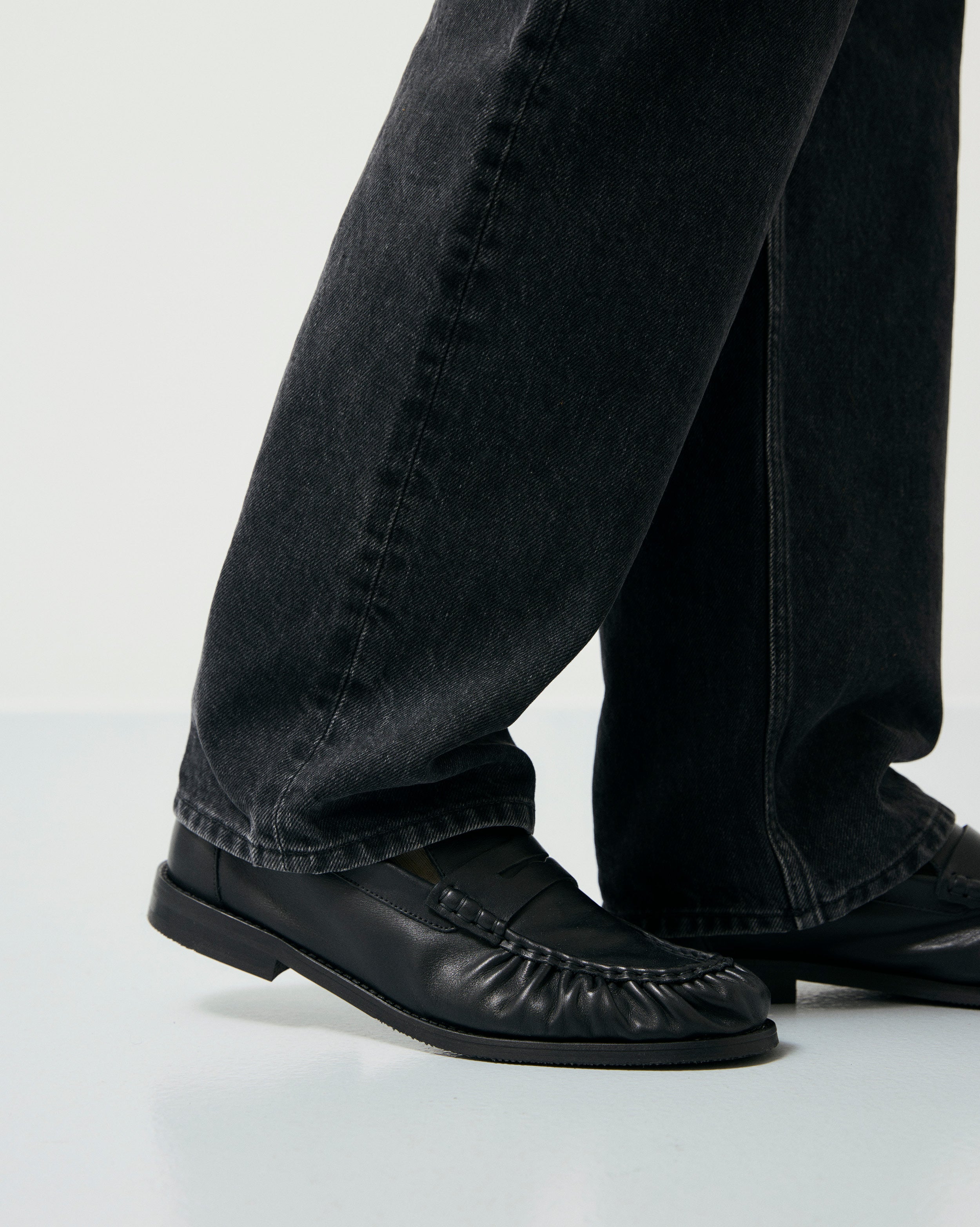 GARMENT PROJECT MAN Charlie - Black Leather Loafer 999 Black