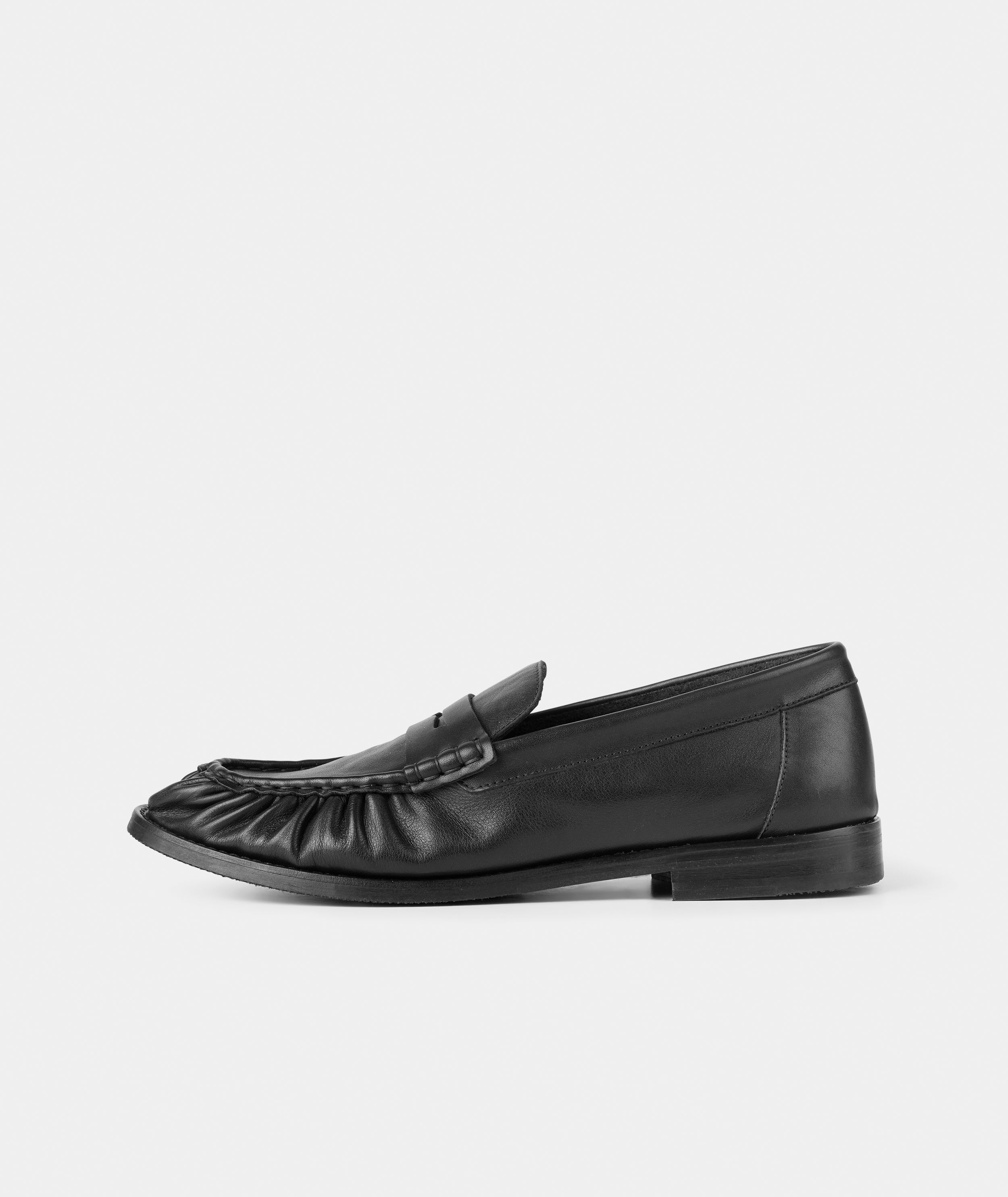 GARMENT PROJECT MAN Charlie - Black Leather Loafer 999 Black