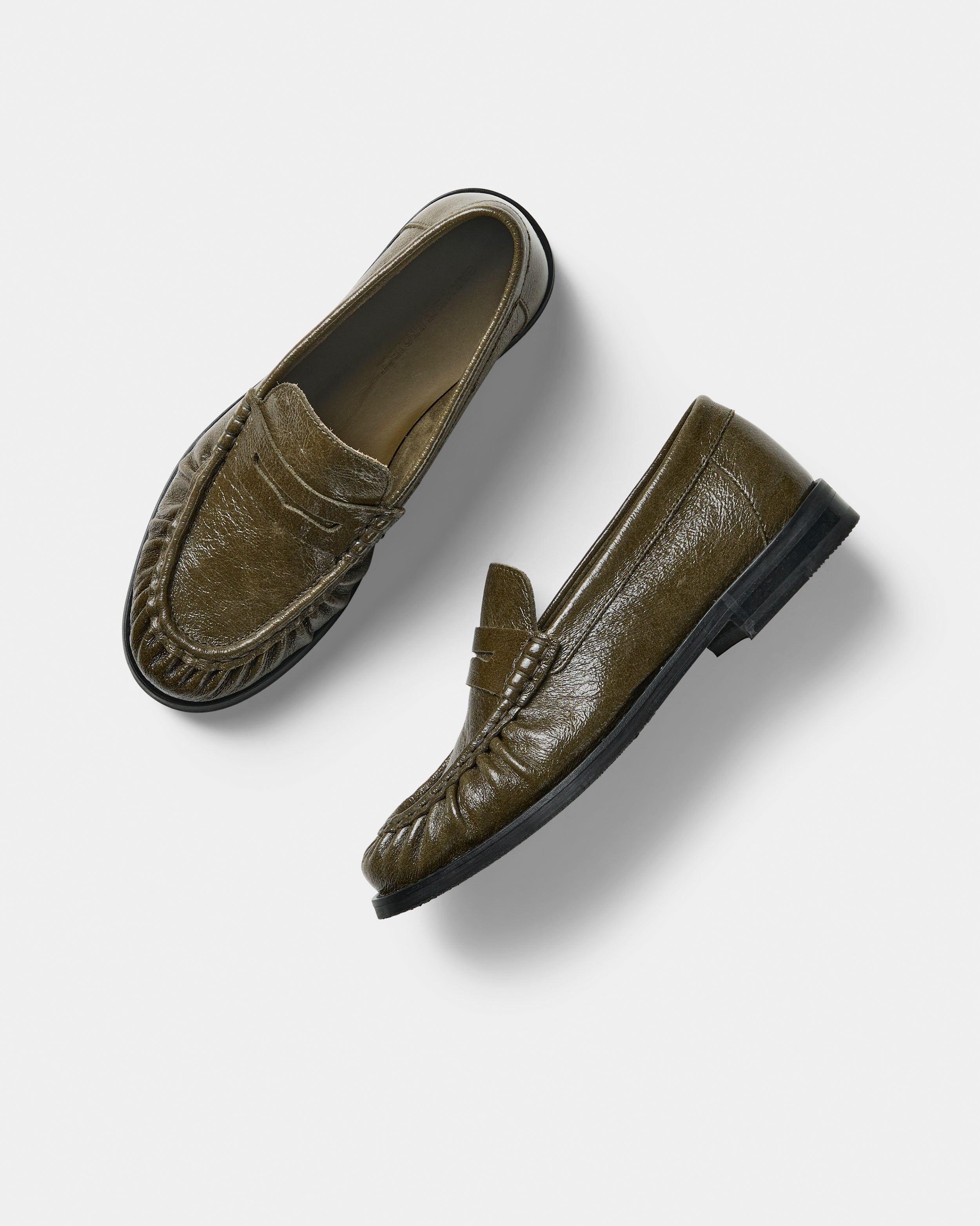 GARMENT PROJECT MAN Charlie - Olive Vintage Patent Leather Loafer 250 Olive