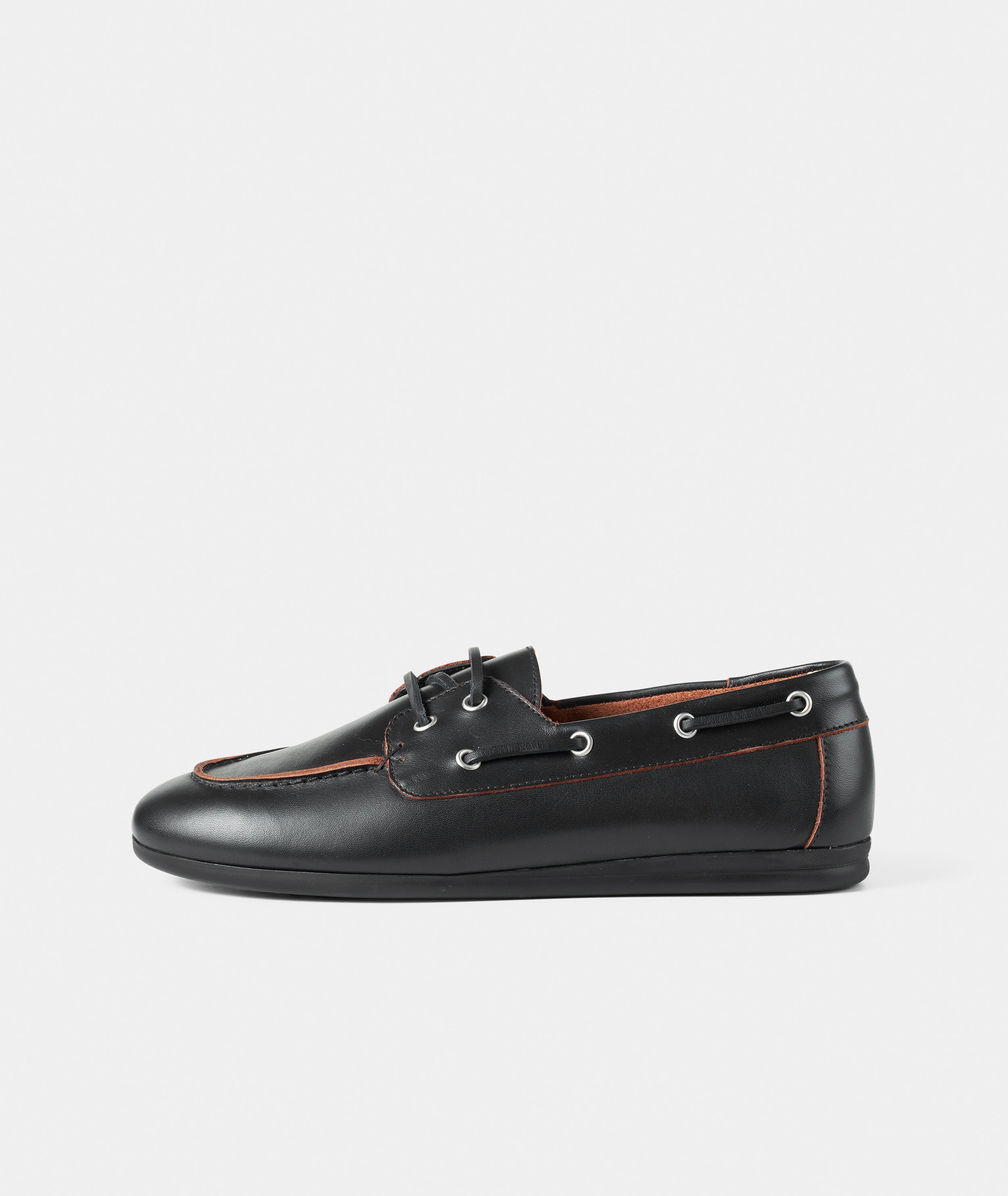 GARMENT PROJECT WMNS Daisy Boat Shoe - Black Vintage Leather Shoes