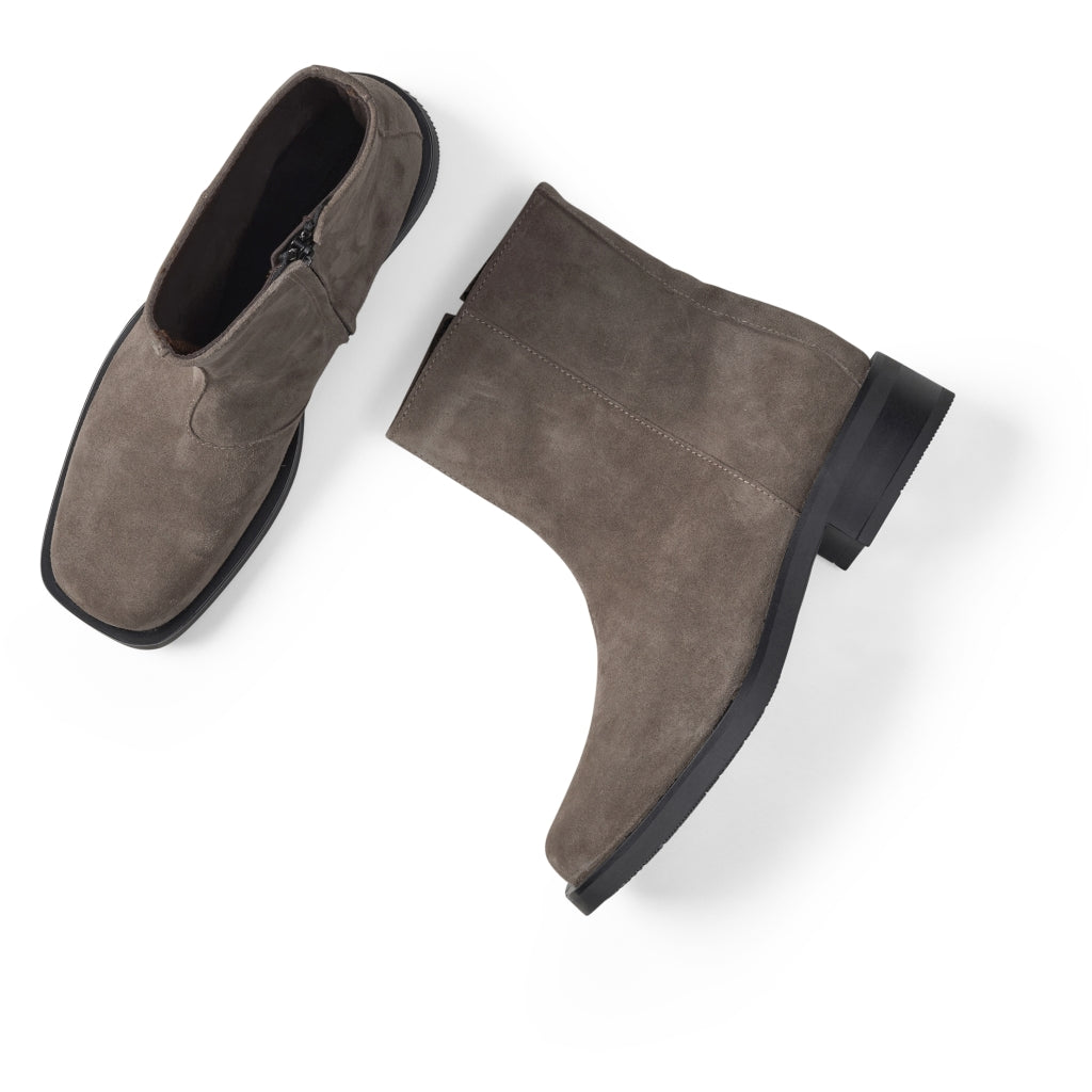 GARMENT PROJECT WMNS Drew - Truffle Suede Boots 265 Truffle