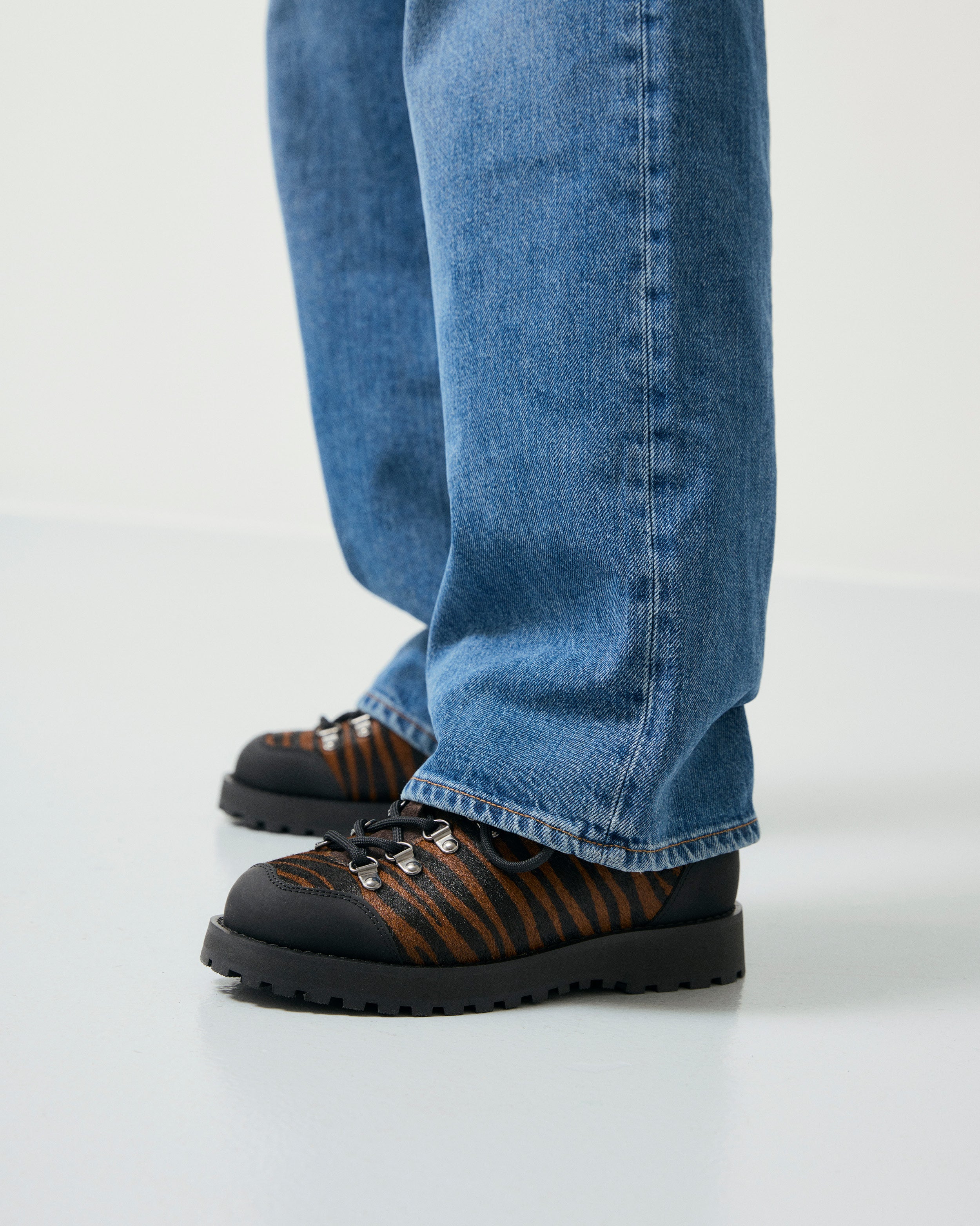 GARMENT PROJECT WMNS Dune Low - Brown Zebra Pony Hair Shoes 800 Brown