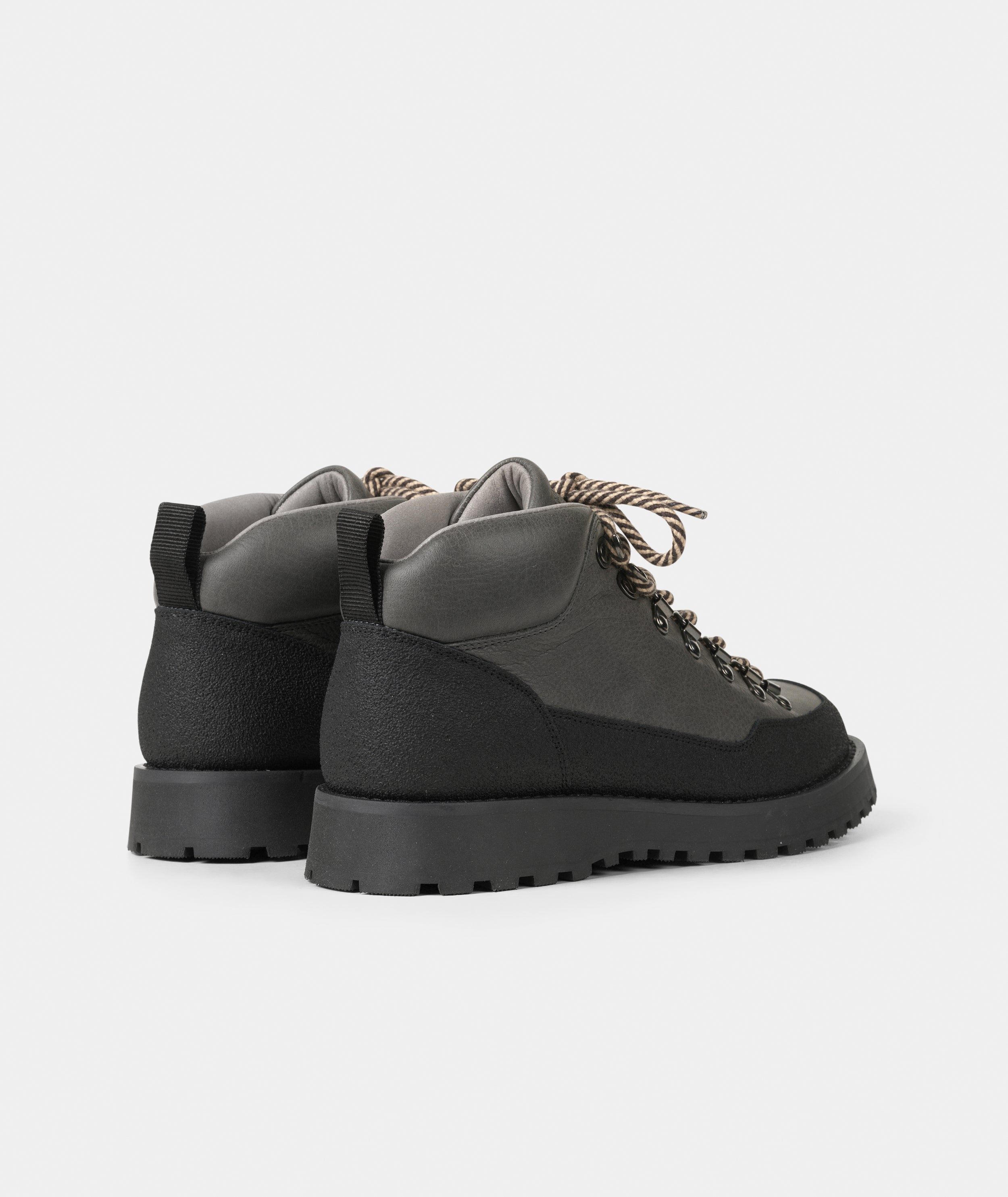 GARMENT PROJECT MAN Dune Mid - Dark Grey Tumbled Leather Boots 7673 Dark Grey