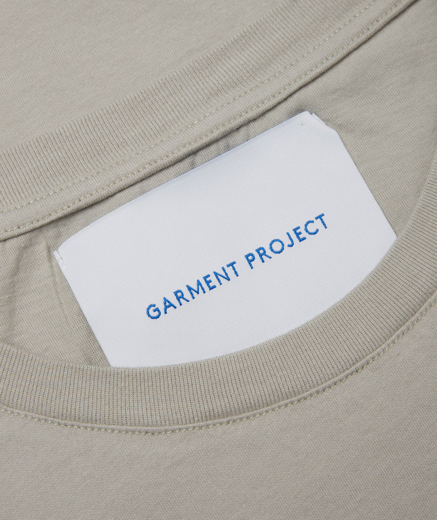 GARMENT PROJECT MAN GP Logo Tee - Silver Birch T-shirt