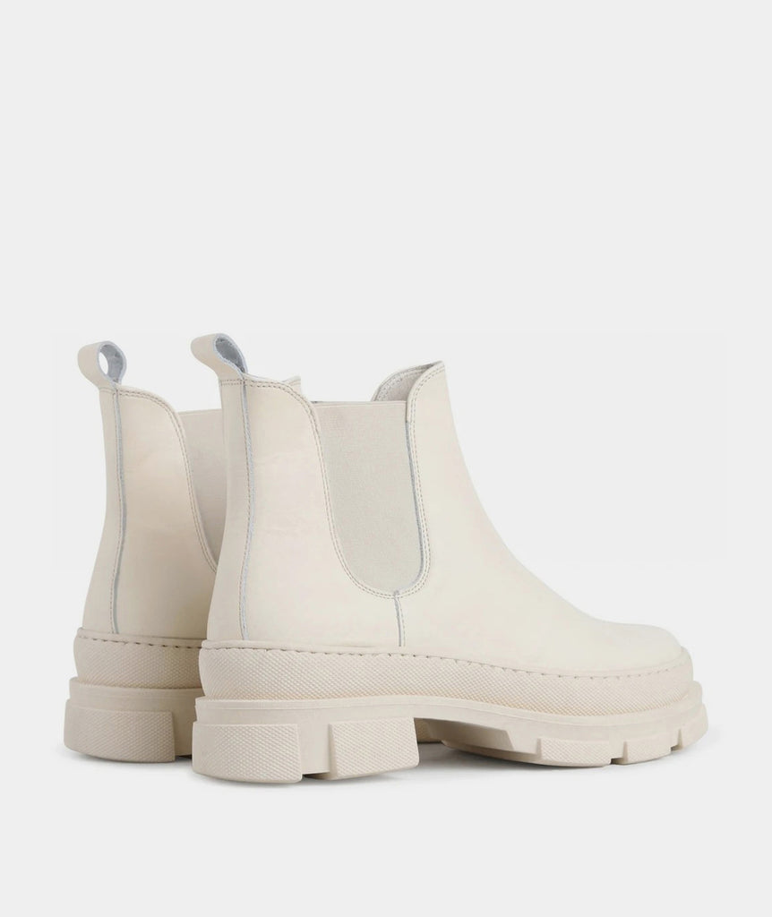 GARMENT PROJECT WMNS Irean Chelsea - Off White Leather Boots 110 Off White