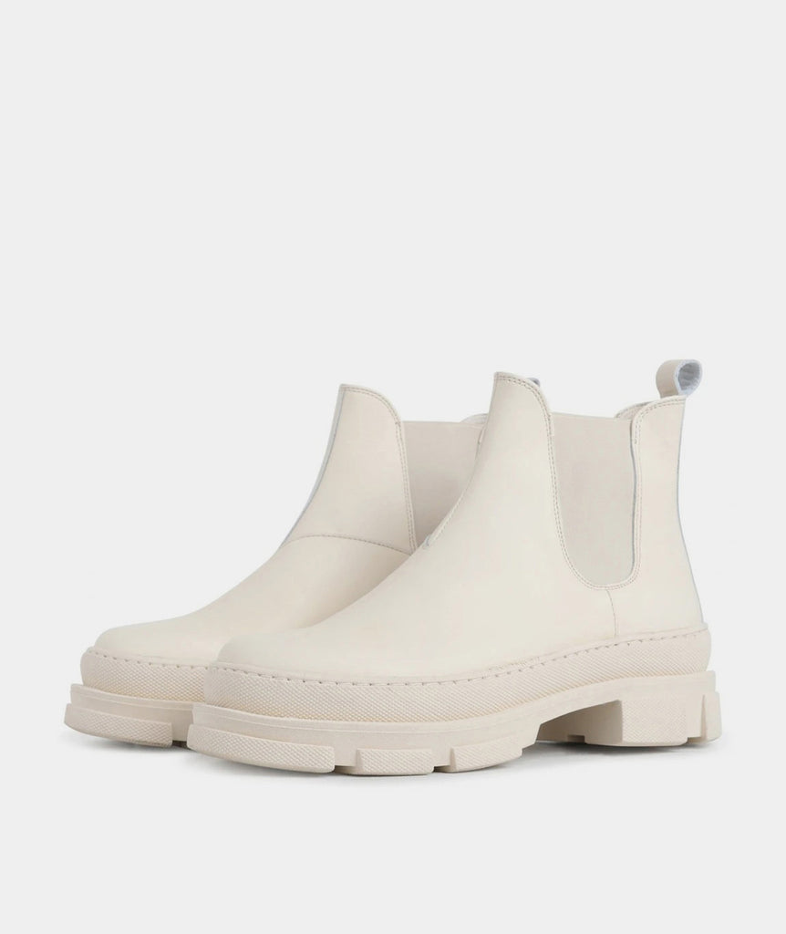 GARMENT PROJECT WMNS Irean Chelsea - Off White Leather Boots 110 Off White