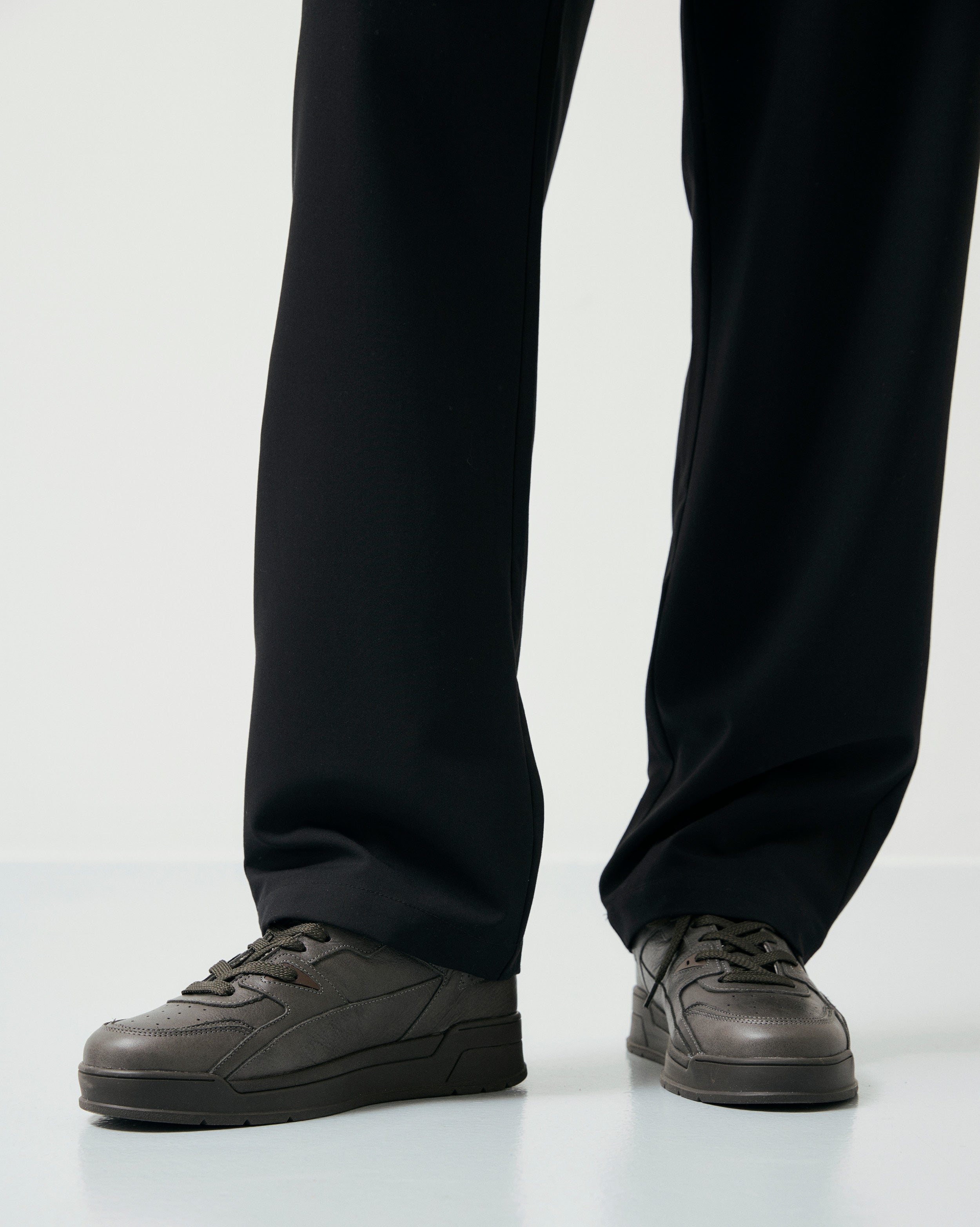 GARMENT PROJECT MAN Lee - Dark Grey Tumbled Leather Sneakers 7673 Dark Grey