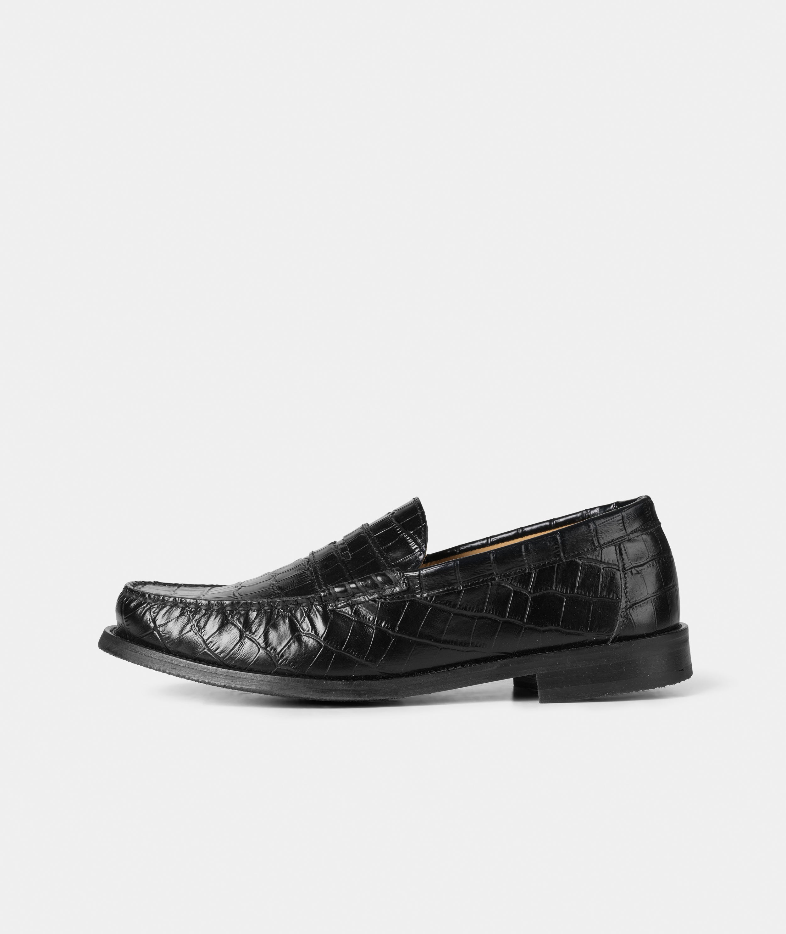 GARMENT PROJECT MAN Miles Penny Loafer - Black Croco Leather Loafer 999 Black