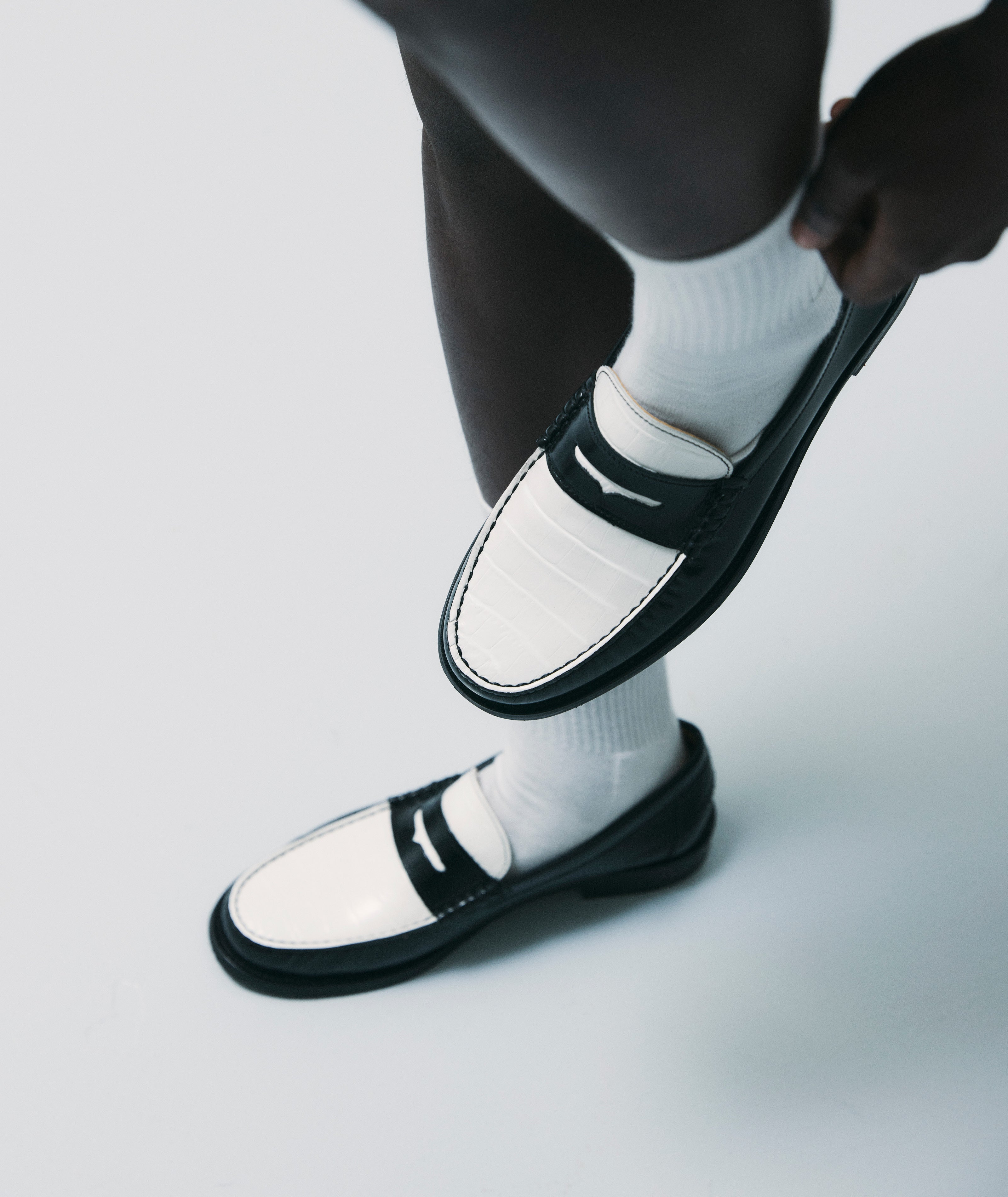 GARMENT PROJECT MAN Miles Penny Loafer - Black/White Croco Leather Mix Loafer 999 Black