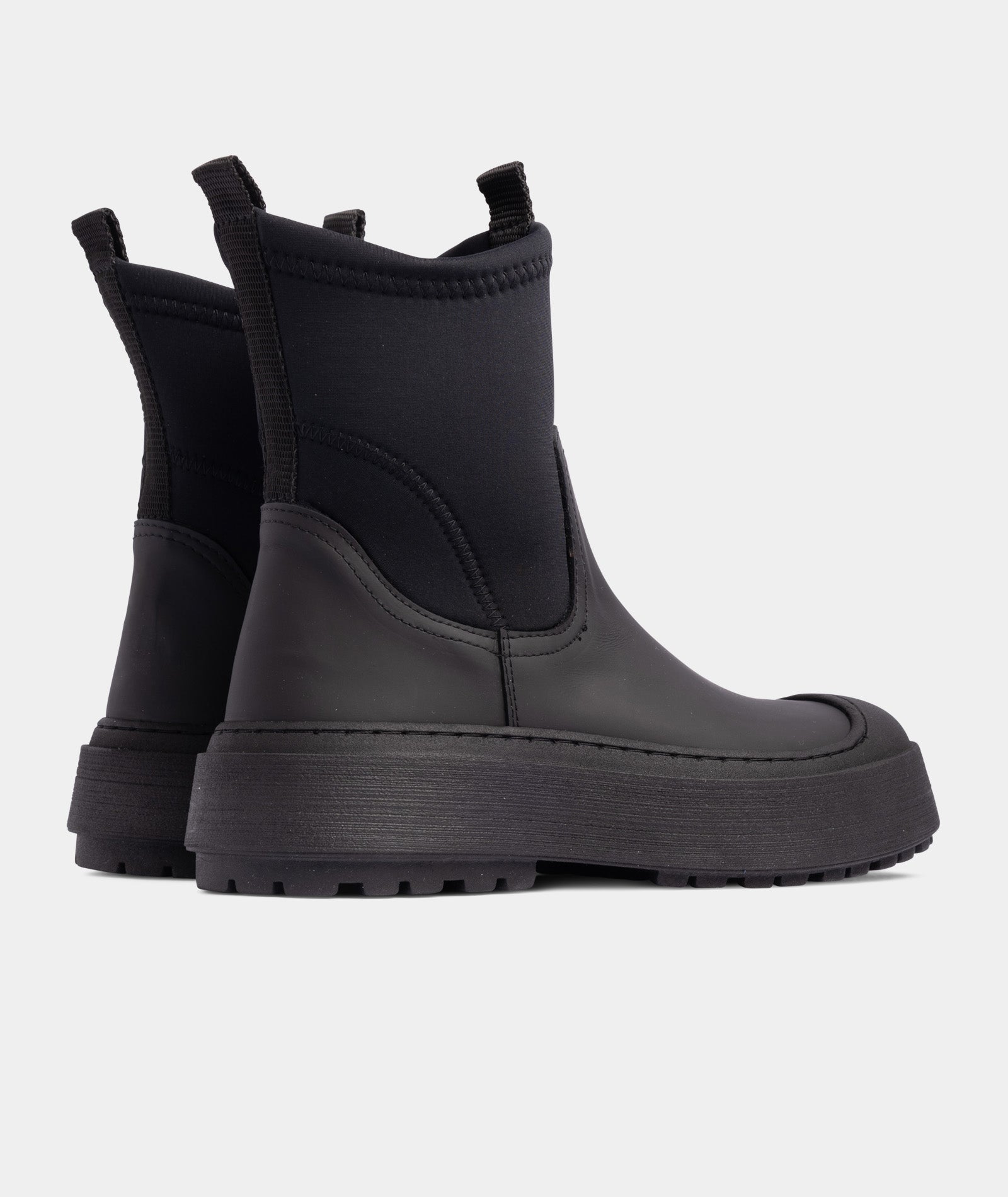 GARMENT PROJECT WMNS Milo Chelsea - Black Rubberised Leather Boots 999 Black