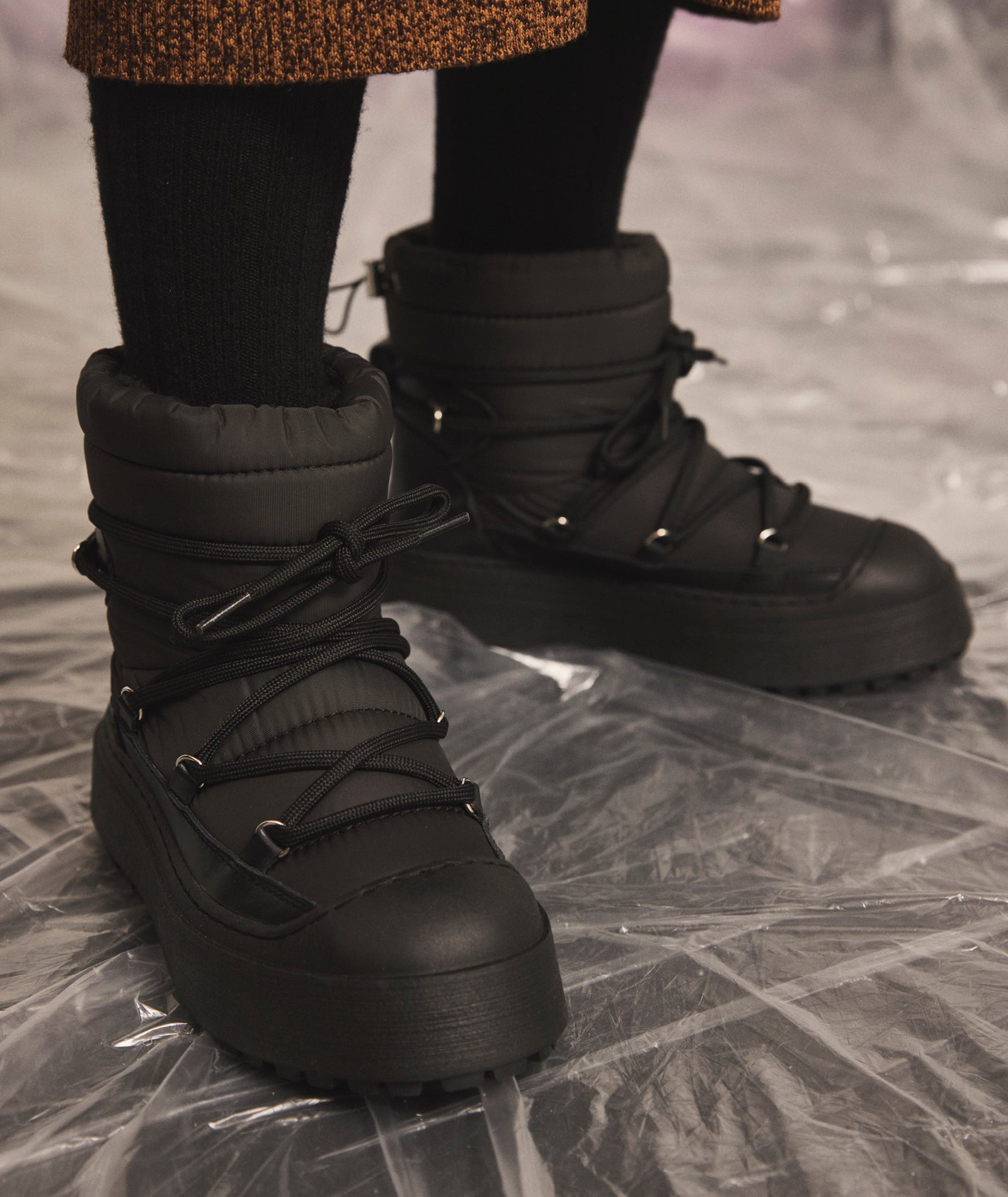 GARMENT PROJECT WMNS Milo Snow Boot - Black Nylon / Leather Shoes