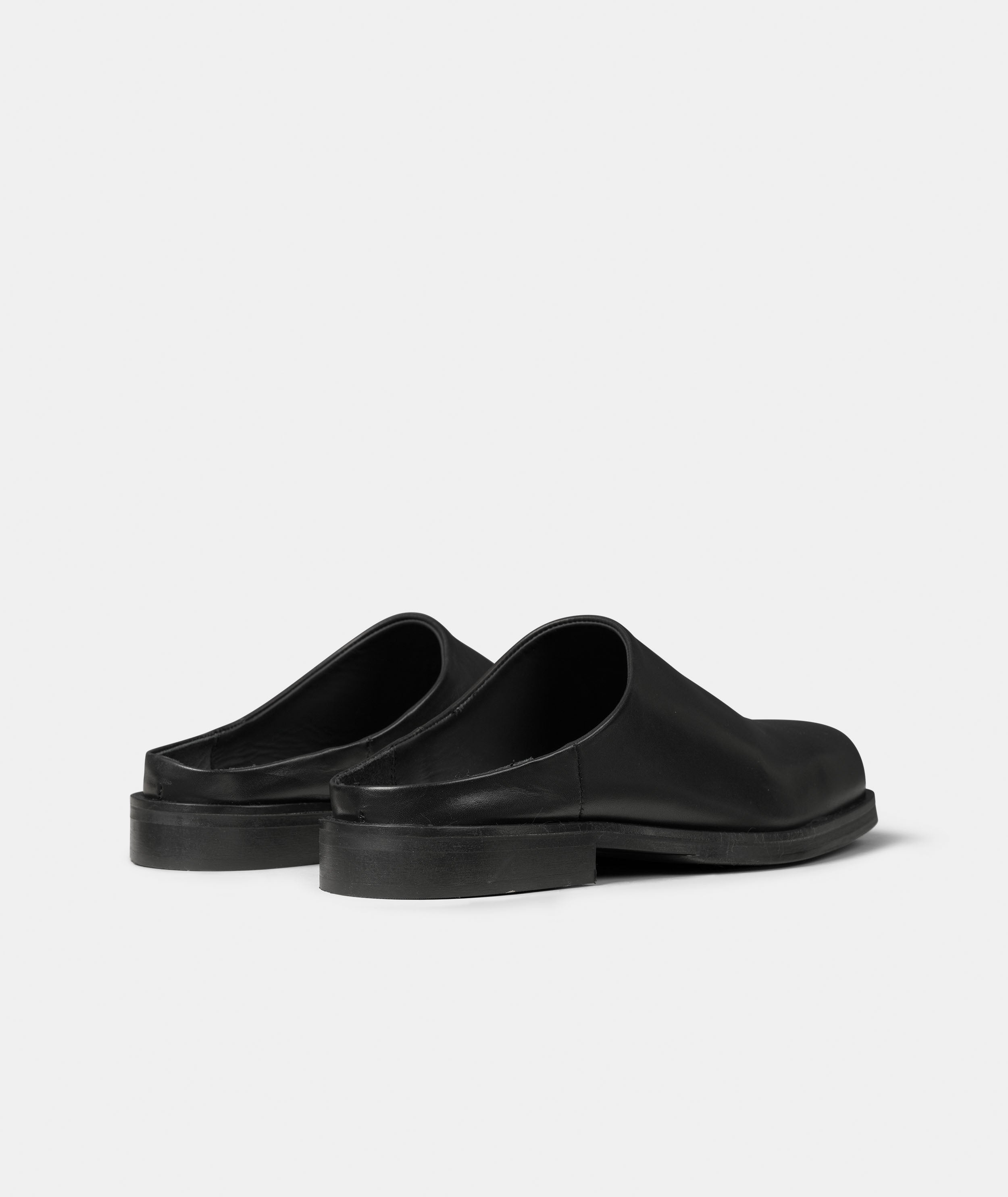 GARMENT PROJECT MAN Oliver - Black Leather Mules 999 Black